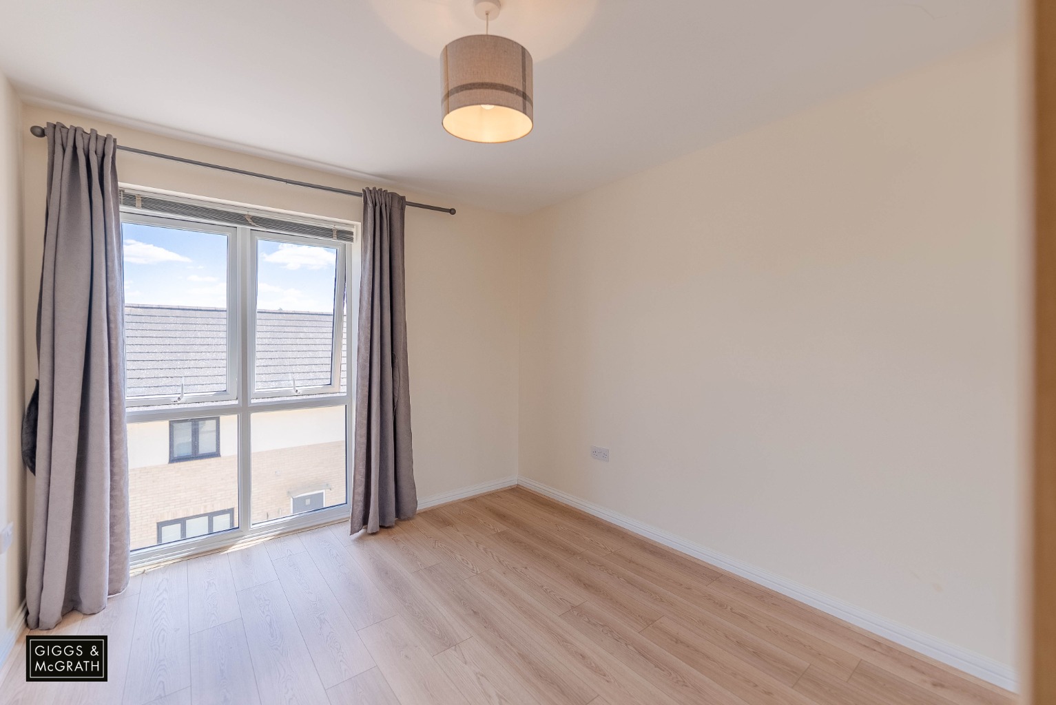 2 bed flat for sale in Dunnock Way, St. Ives  - Property Image 8