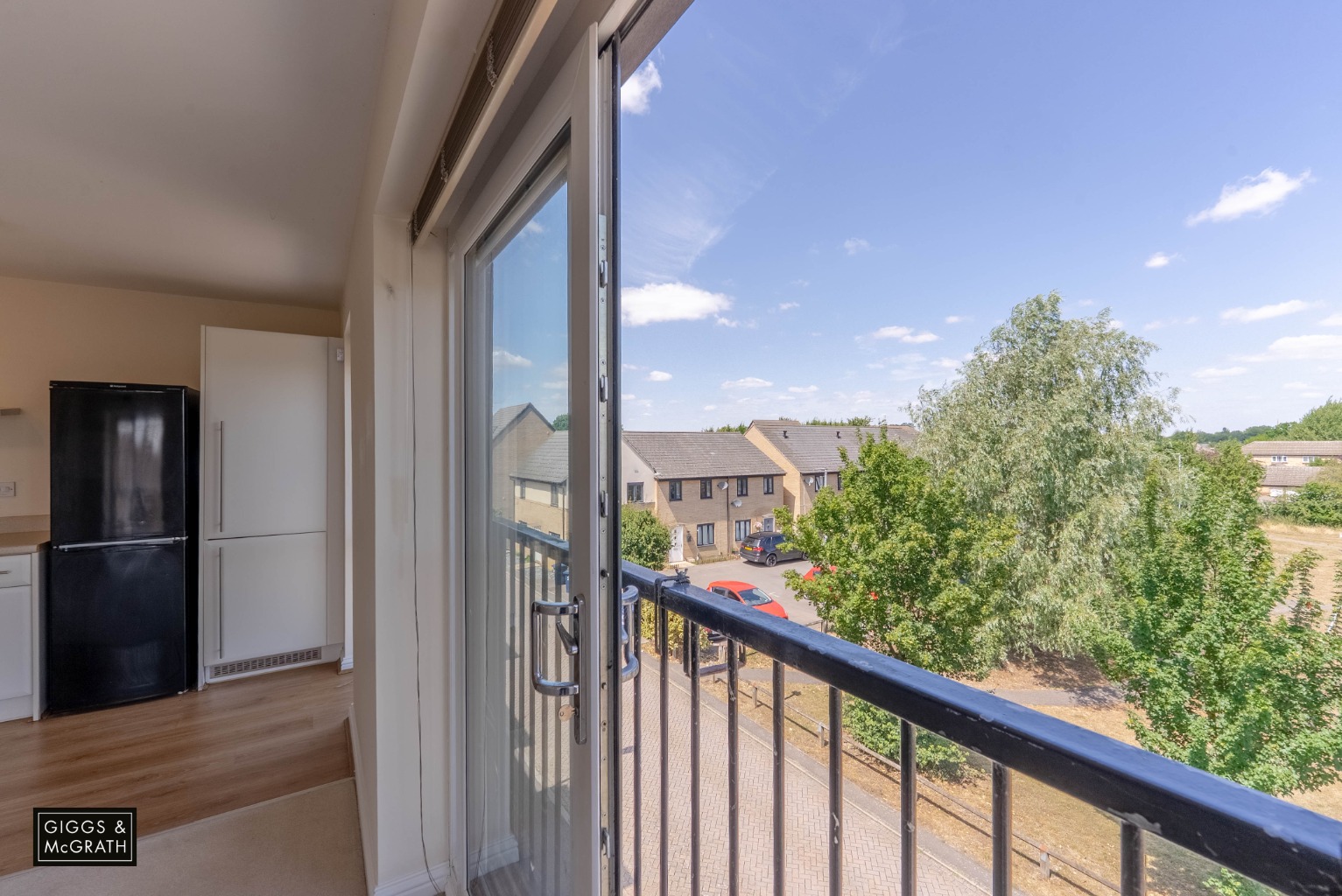 2 bed flat for sale in Dunnock Way, St. Ives  - Property Image 3
