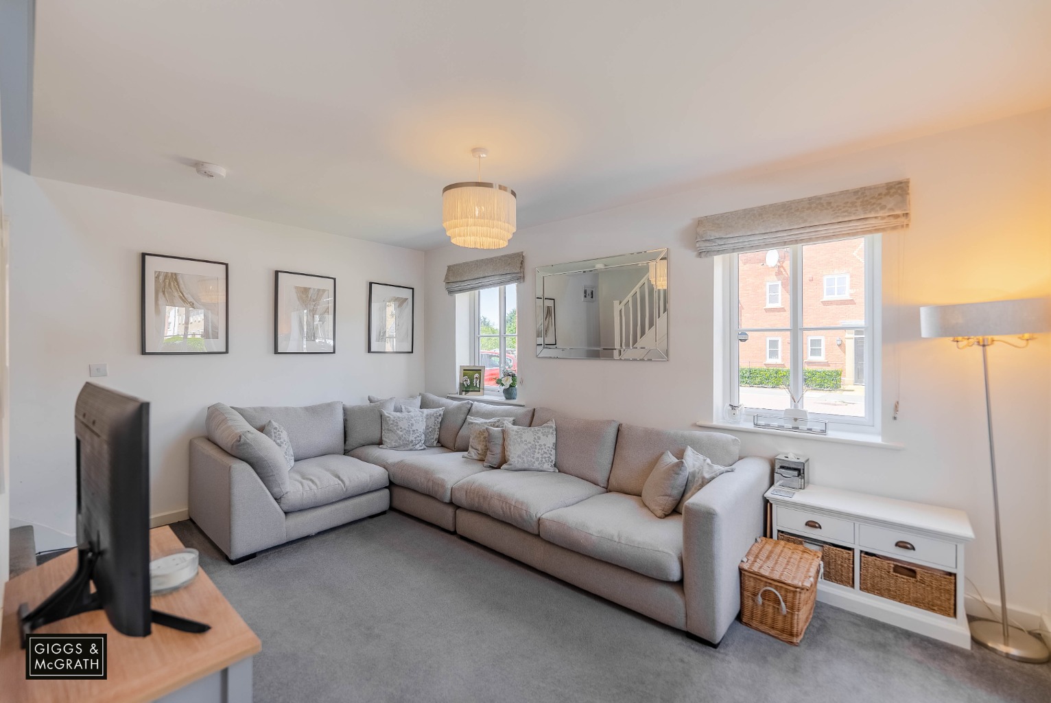 2 bed end of terrace house for sale in Crest Drive, Cambridgeshire 2