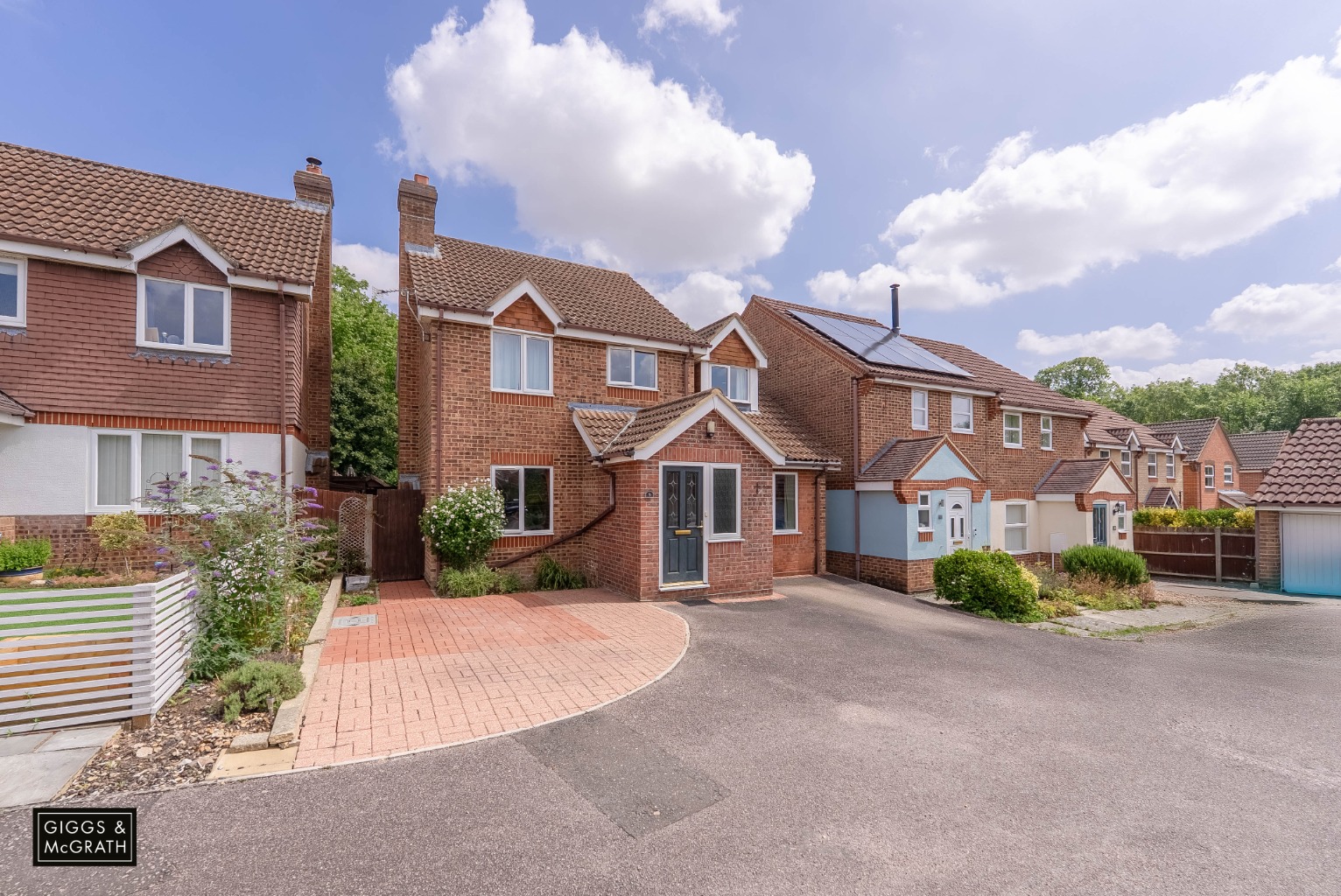 4 bed detached house for sale in Papworth Everard, Cambridgeshire  - Property Image 1