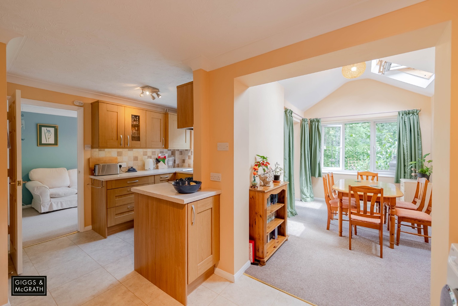 4 bed detached house for sale in Papworth Everard, Cambridgeshire  - Property Image 5