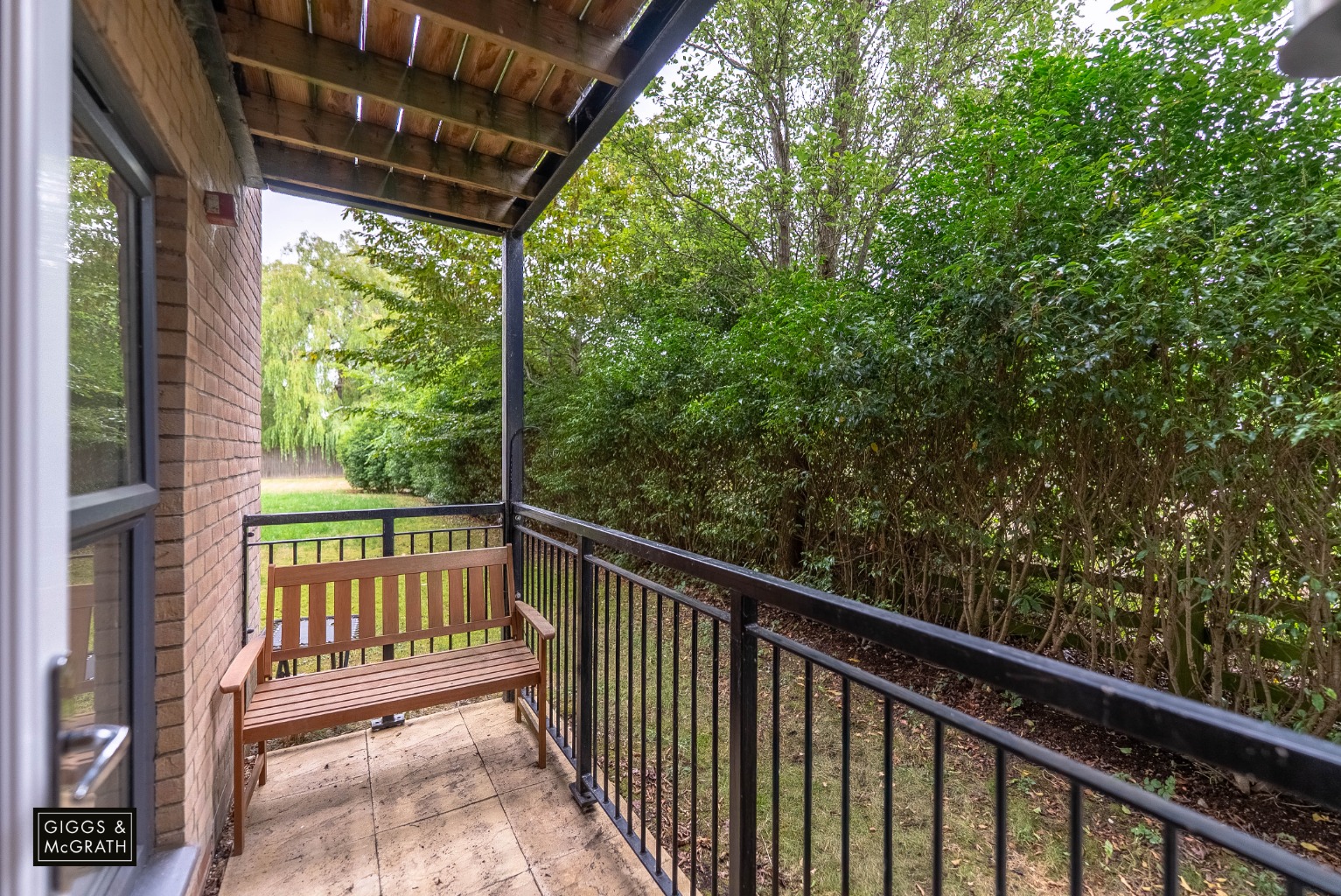 2 bed ground floor flat for sale in Summer's Hill Drive, Cambridgeshire 3