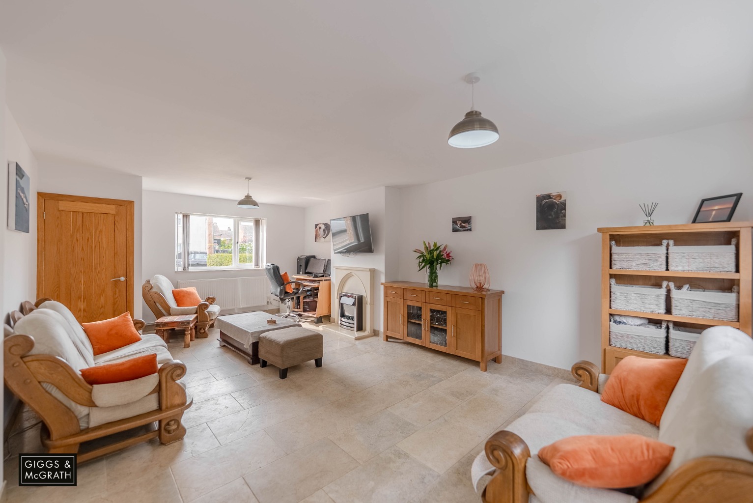 4 bed semi-detached house for sale in Abbots Close, Huntingdon 5