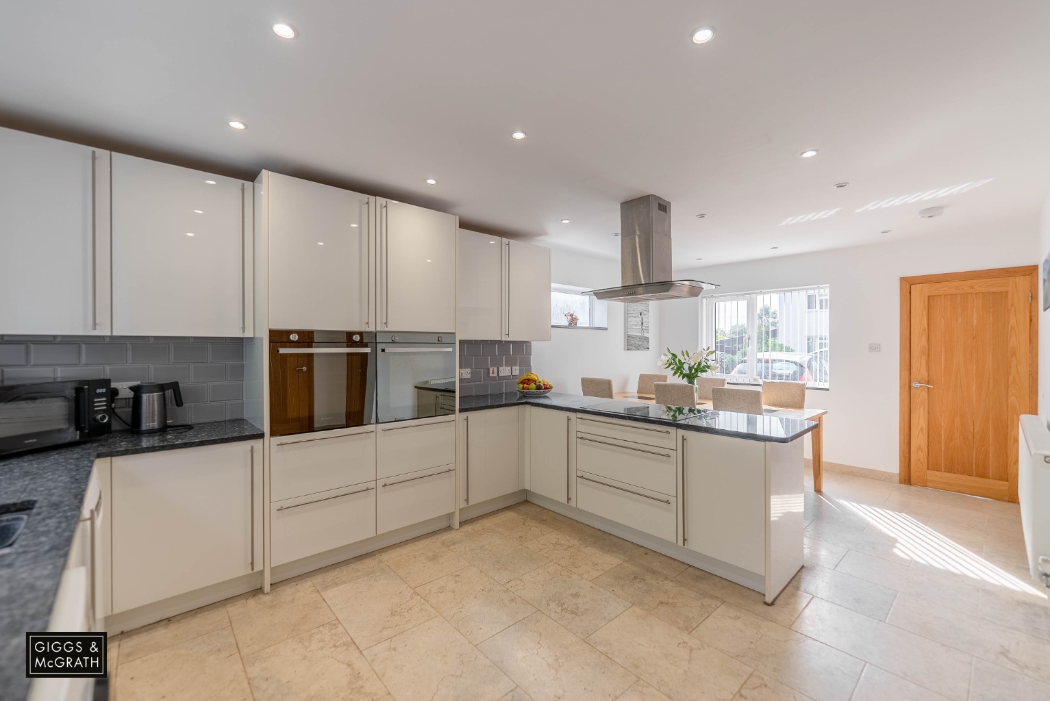 4 bed semi-detached house for sale in Abbots Close, Huntingdon  - Property Image 8