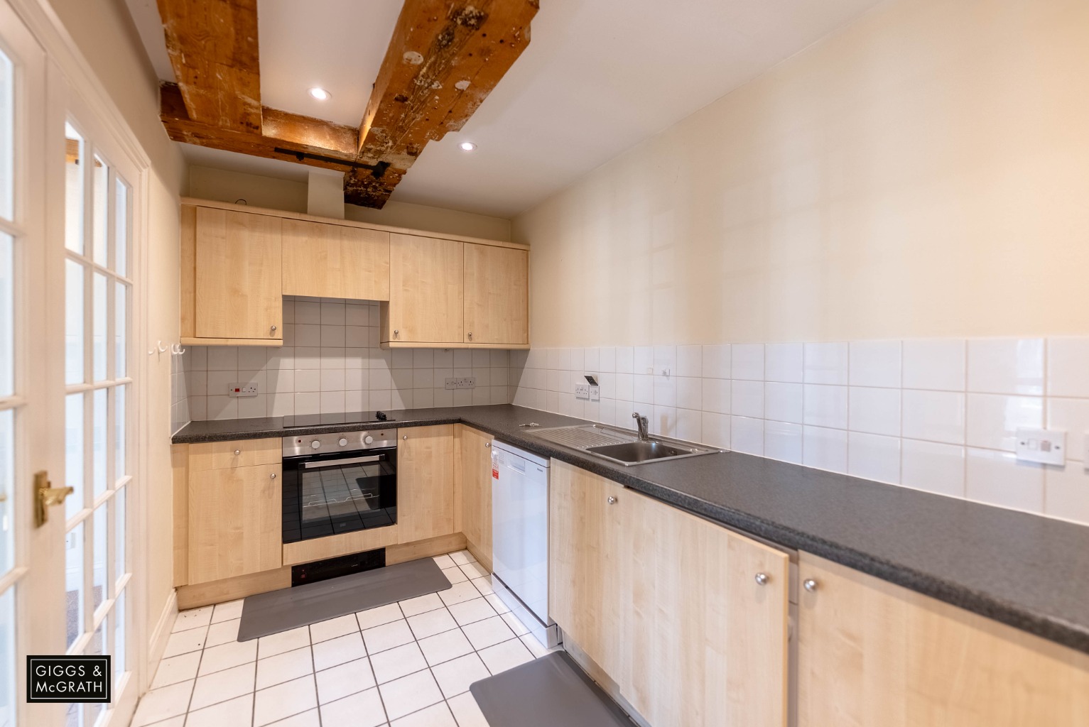 3 bed ground floor flat for sale in London Road, St. Ives  - Property Image 5