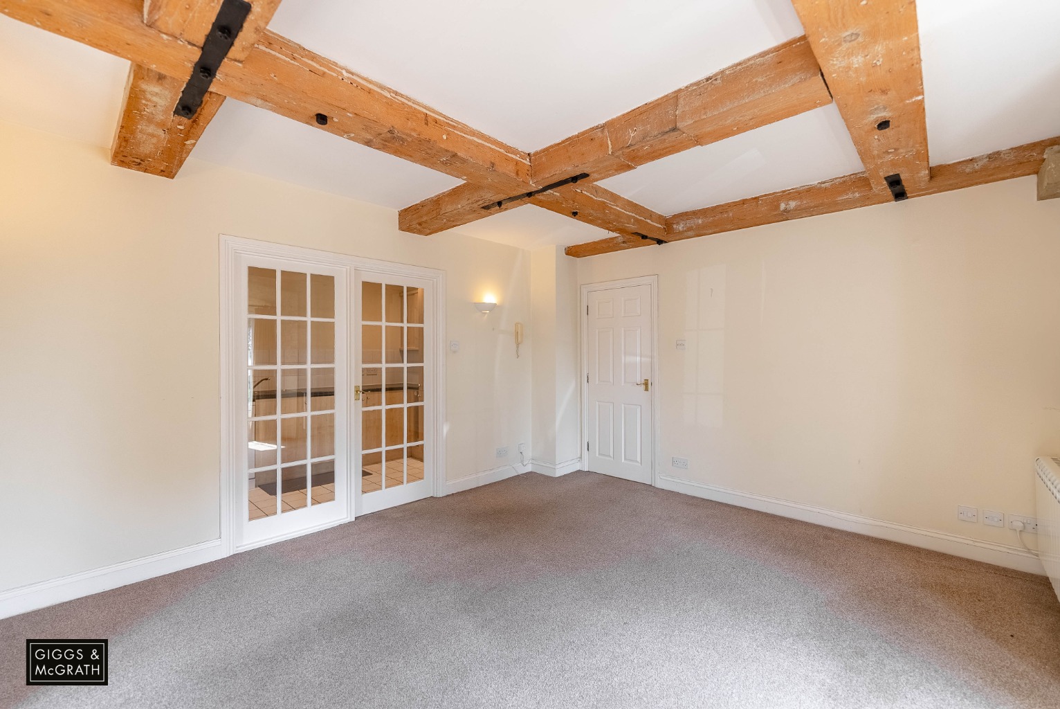 3 bed ground floor flat for sale in London Road, St. Ives  - Property Image 3
