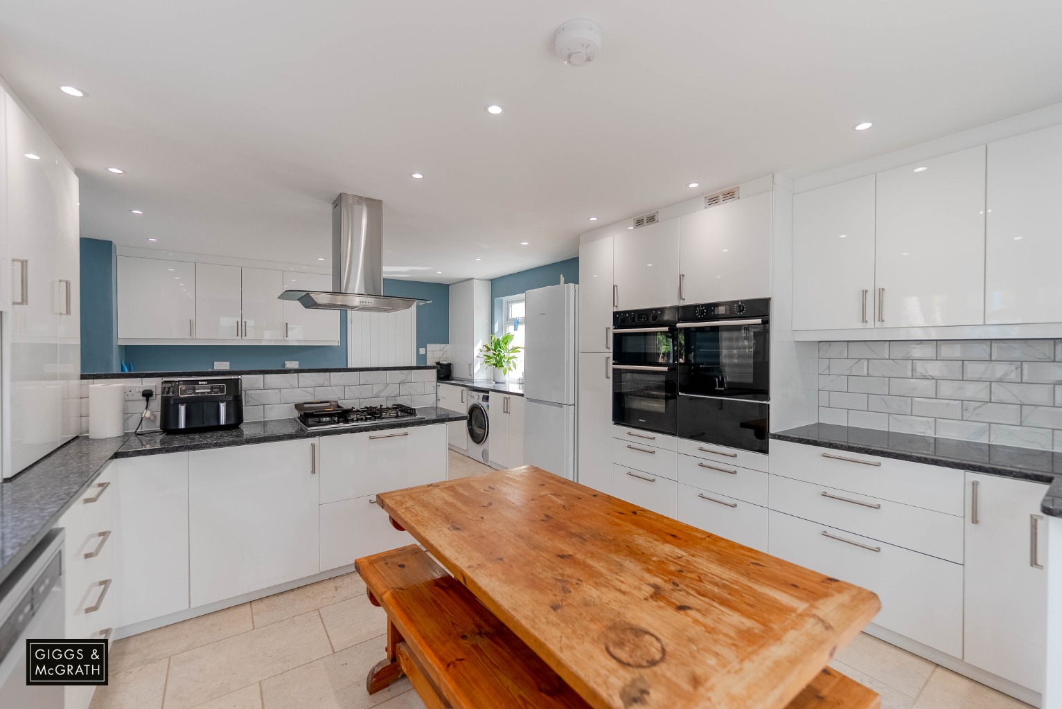 5 bed semi-detached house for sale in Parkhall Road, Huntingdon 4