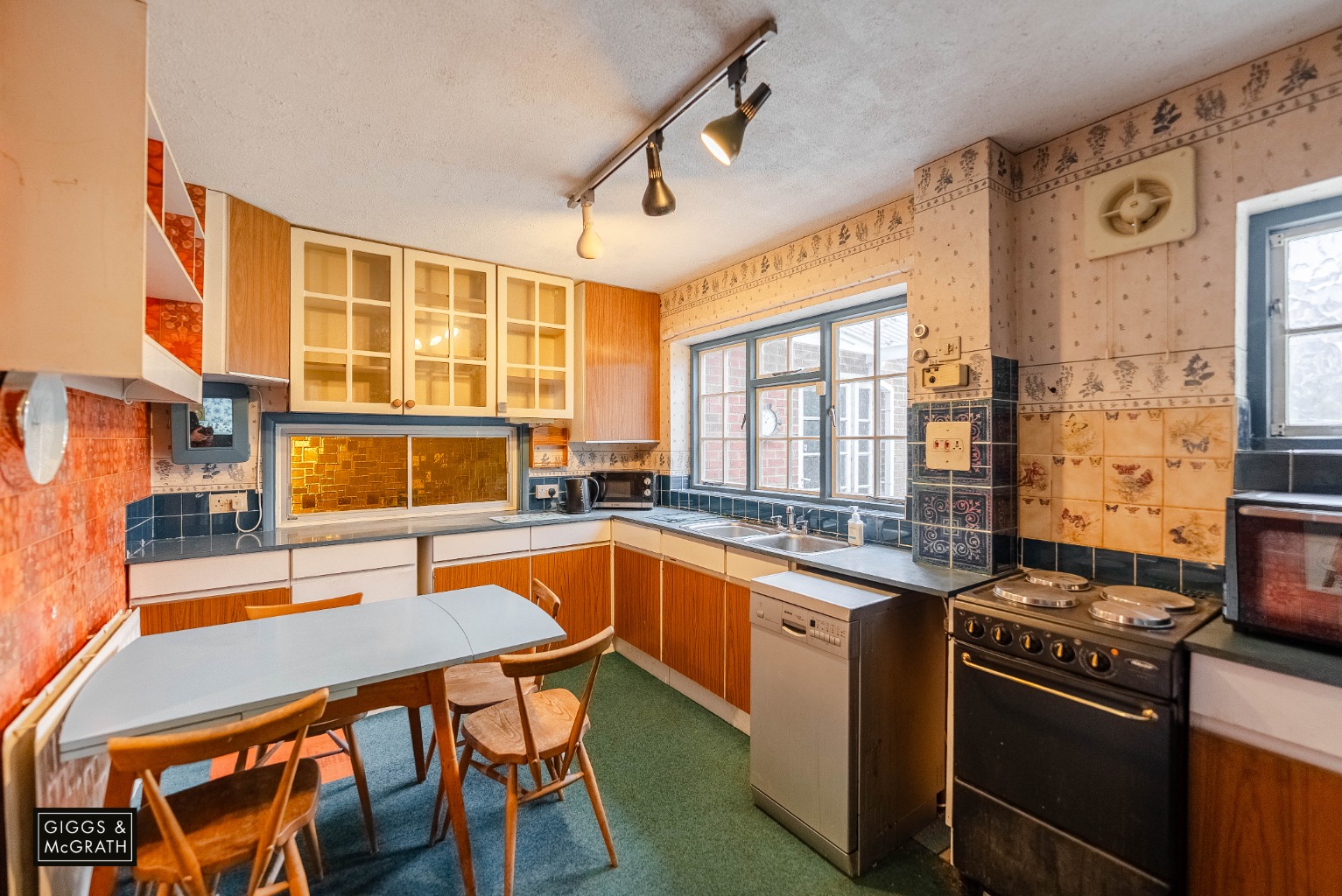 5 bed detached house for sale in Chapel Close, Huntingdon  - Property Image 6