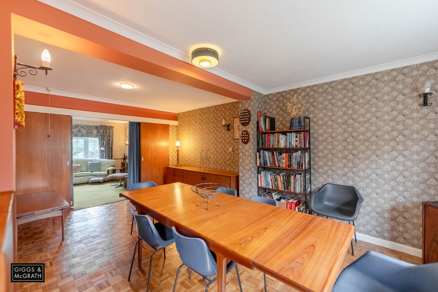 5 bed detached house for sale in Chapel Close, Huntingdon 2