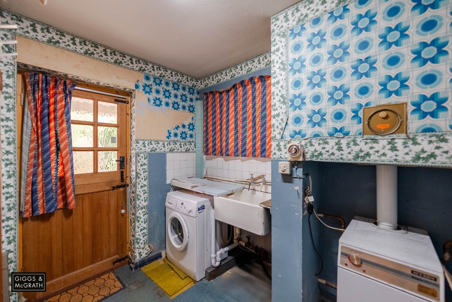 5 bed detached house for sale in Chapel Close, Huntingdon 9