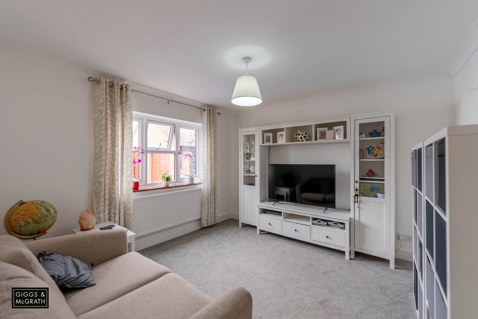 5 bed detached house for sale in High Street, Huntingdon 9