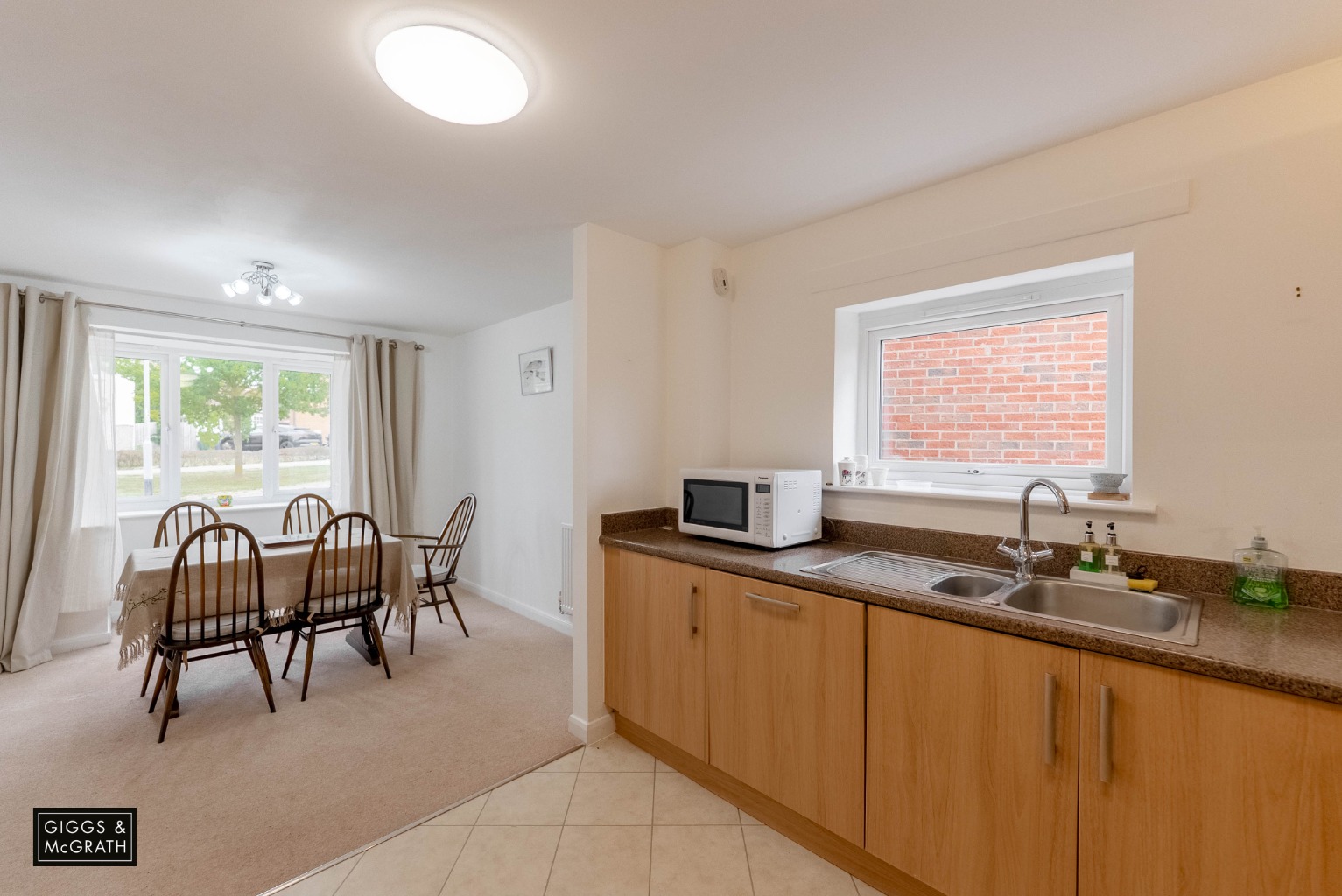 4 bed detached house for sale in Papworth Everard, Cambridgeshire  - Property Image 4