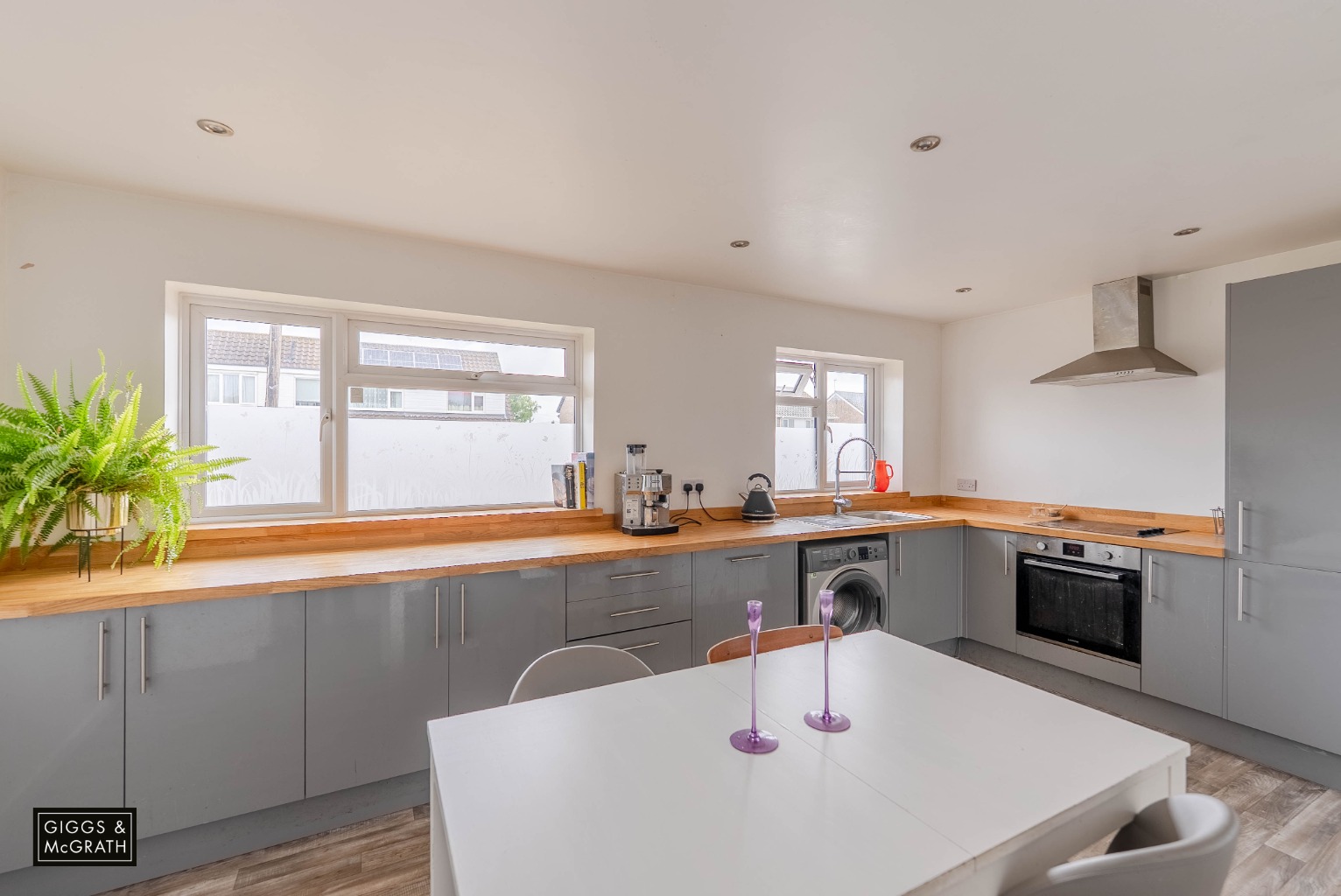 3 bed semi-detached house for sale in The Furlongs, Cambridgeshire  - Property Image 5