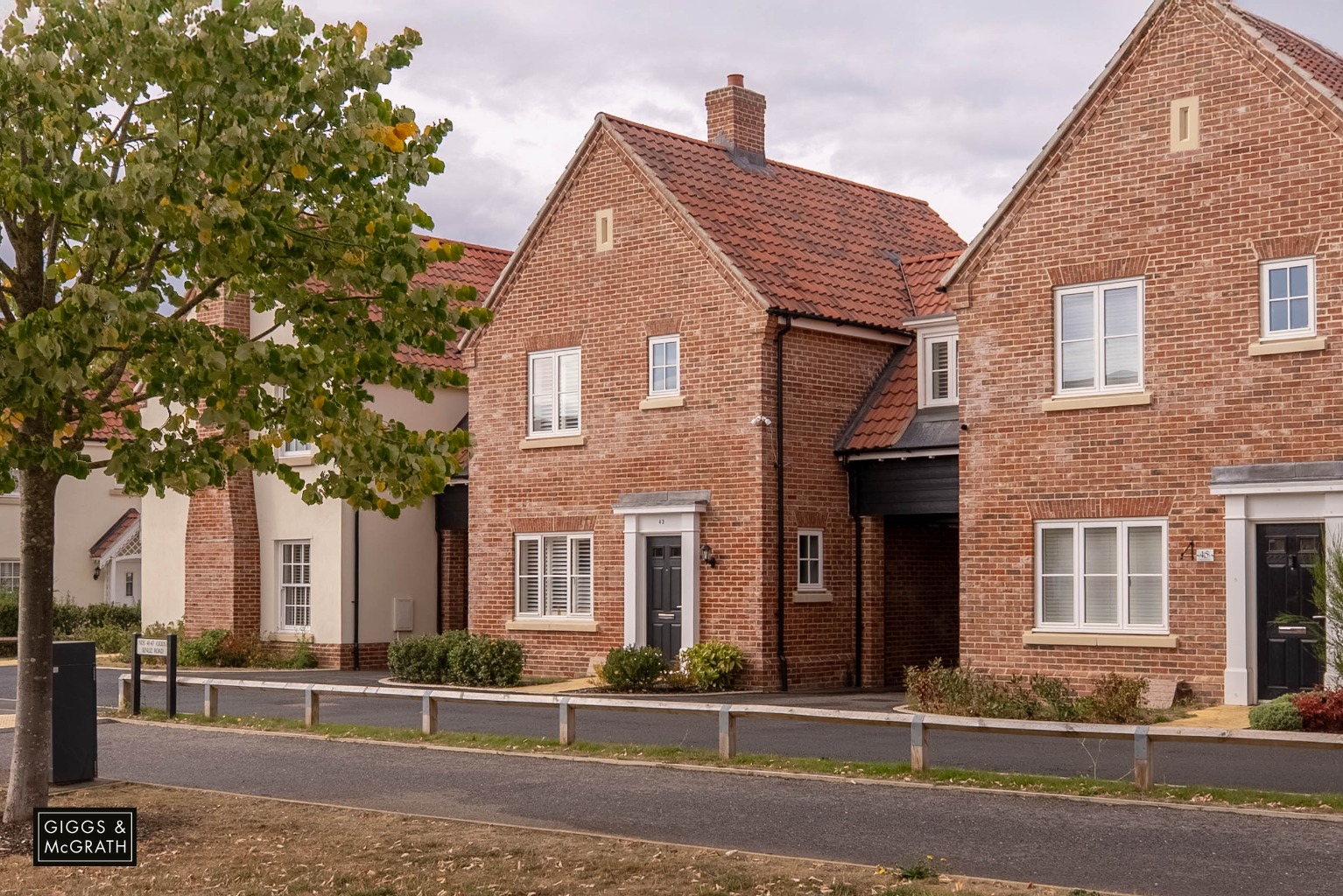 3 bed link detached house for sale in Senliz Road, Cambridgeshire - Property Image 1