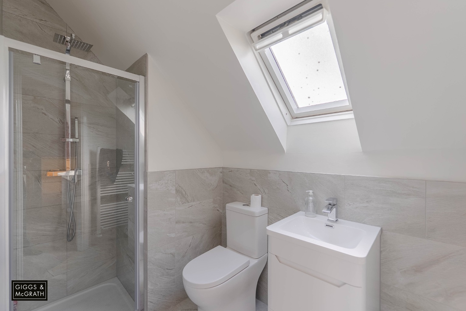 4 bed link detached house for sale in Great Cambourne, Cambridgeshire  - Property Image 18