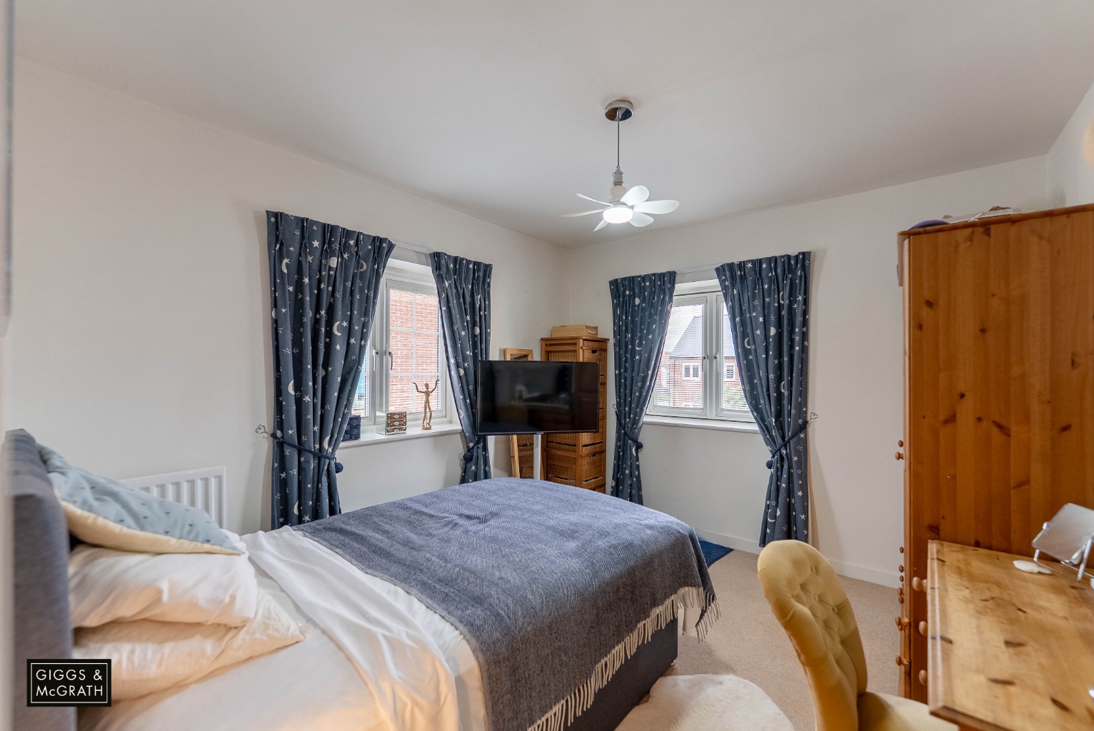 3 bed detached house for sale in Walston Way, Huntingdon 11