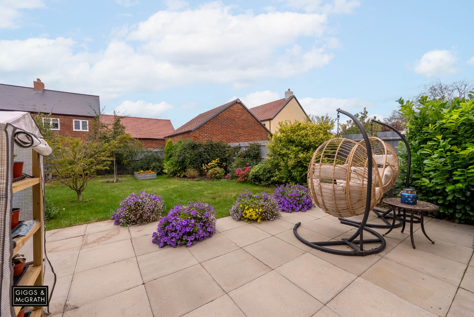 3 bed detached house for sale in Walston Way, Huntingdon 2