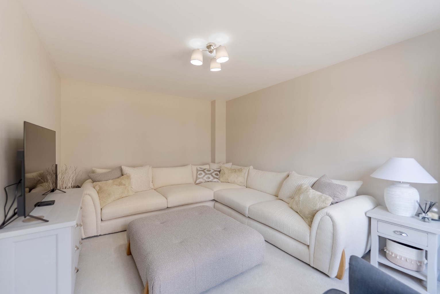 4 bed detached house for sale in Peccle Close, Huntingdon  - Property Image 3
