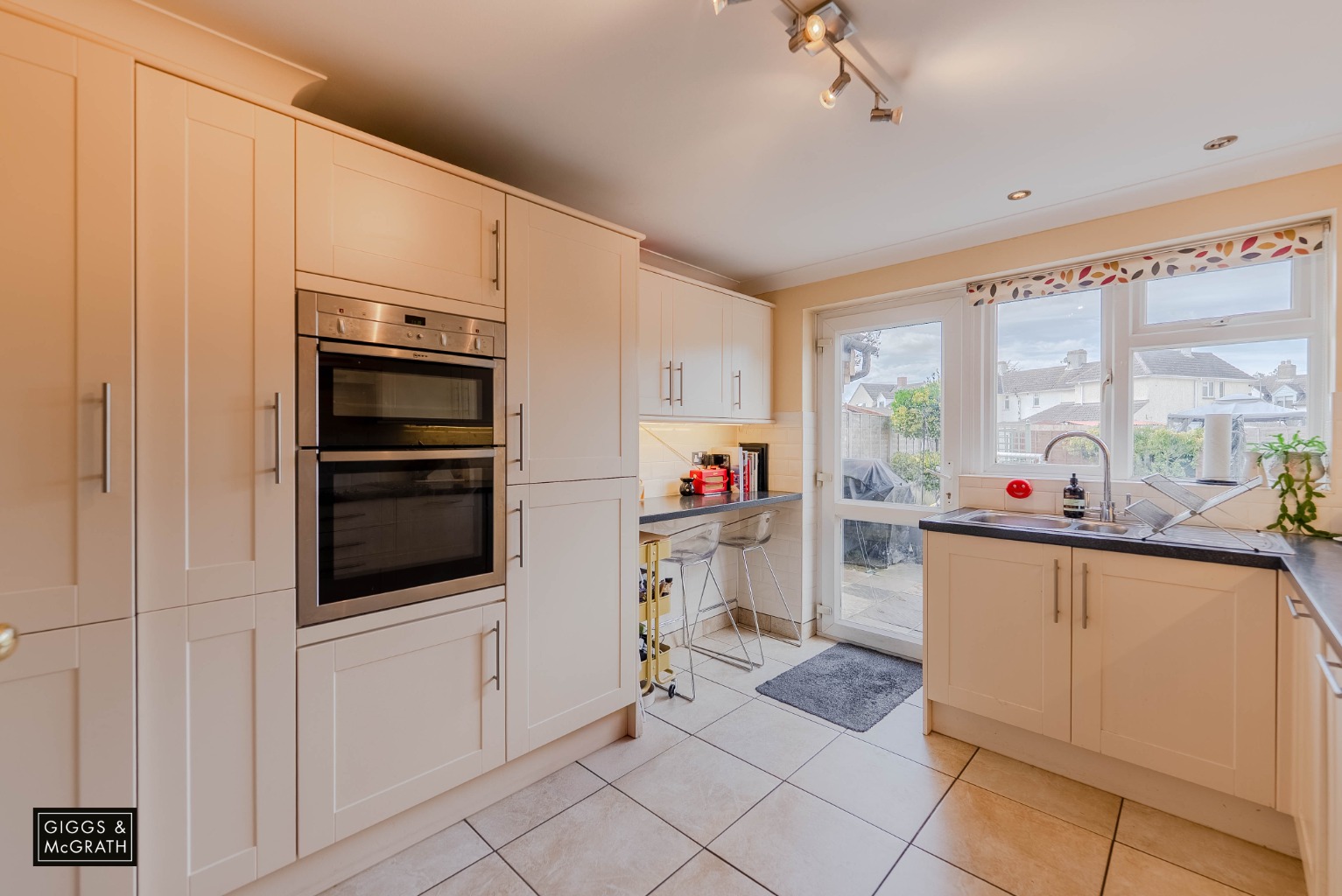 4 bed detached house for sale in St Margarets Road, Cambridgeshire 1