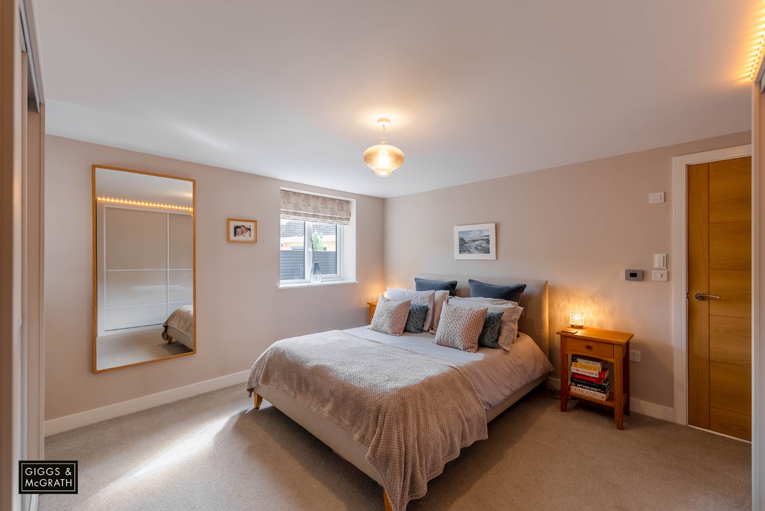 4 bed detached bungalow for sale in Potton Road, Huntingdon 9