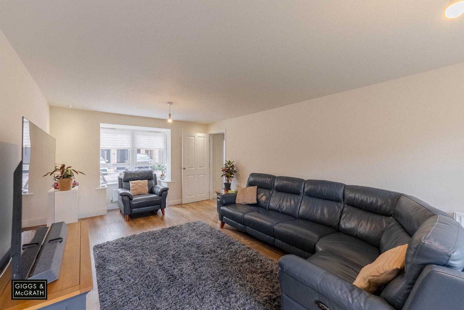 5 bed detached house for sale in Cobbler Drive, Huntingdon  - Property Image 3