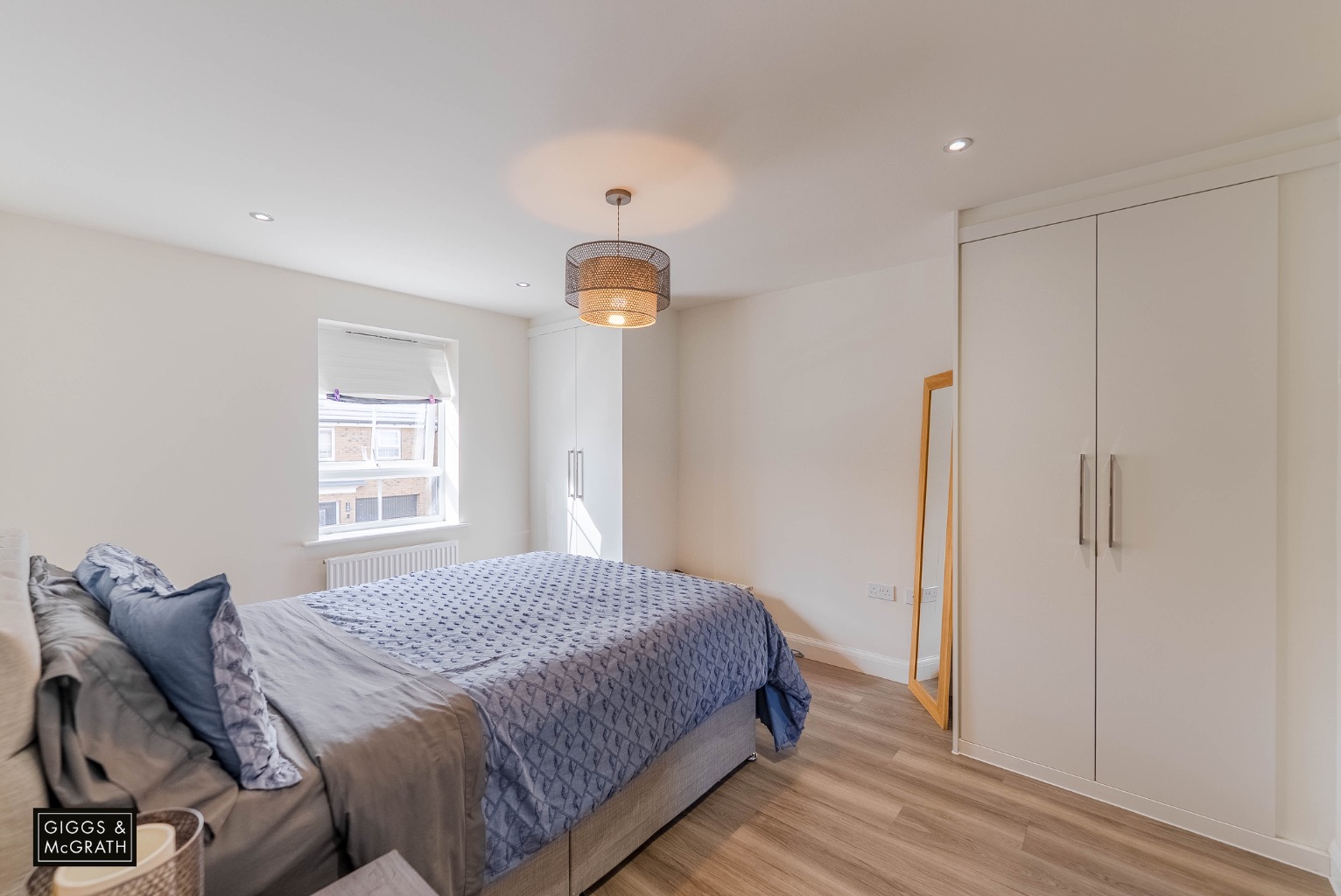 5 bed detached house for sale in Cobbler Drive, Huntingdon 7