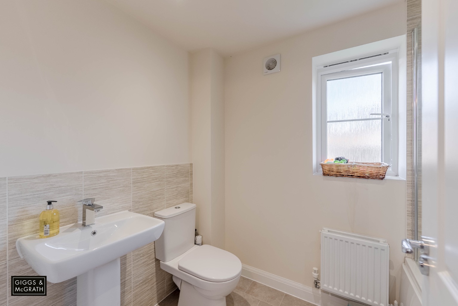 5 bed detached house for sale in Cobbler Drive, Huntingdon  - Property Image 17