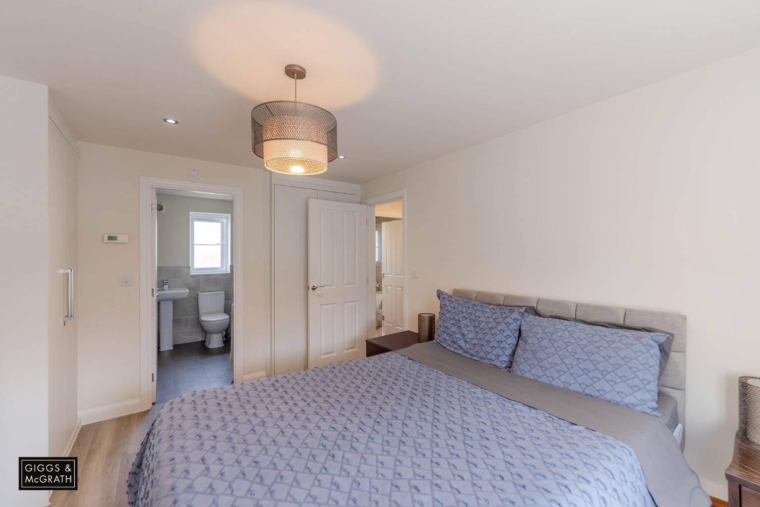 5 bed detached house for sale in Cobbler Drive, Huntingdon 8