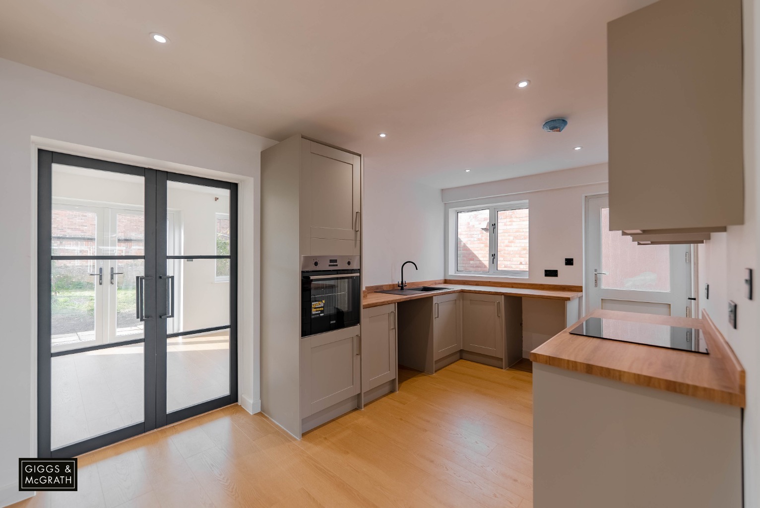 3 bed detached house for sale in Loftsteads, Huntingdon  - Property Image 3