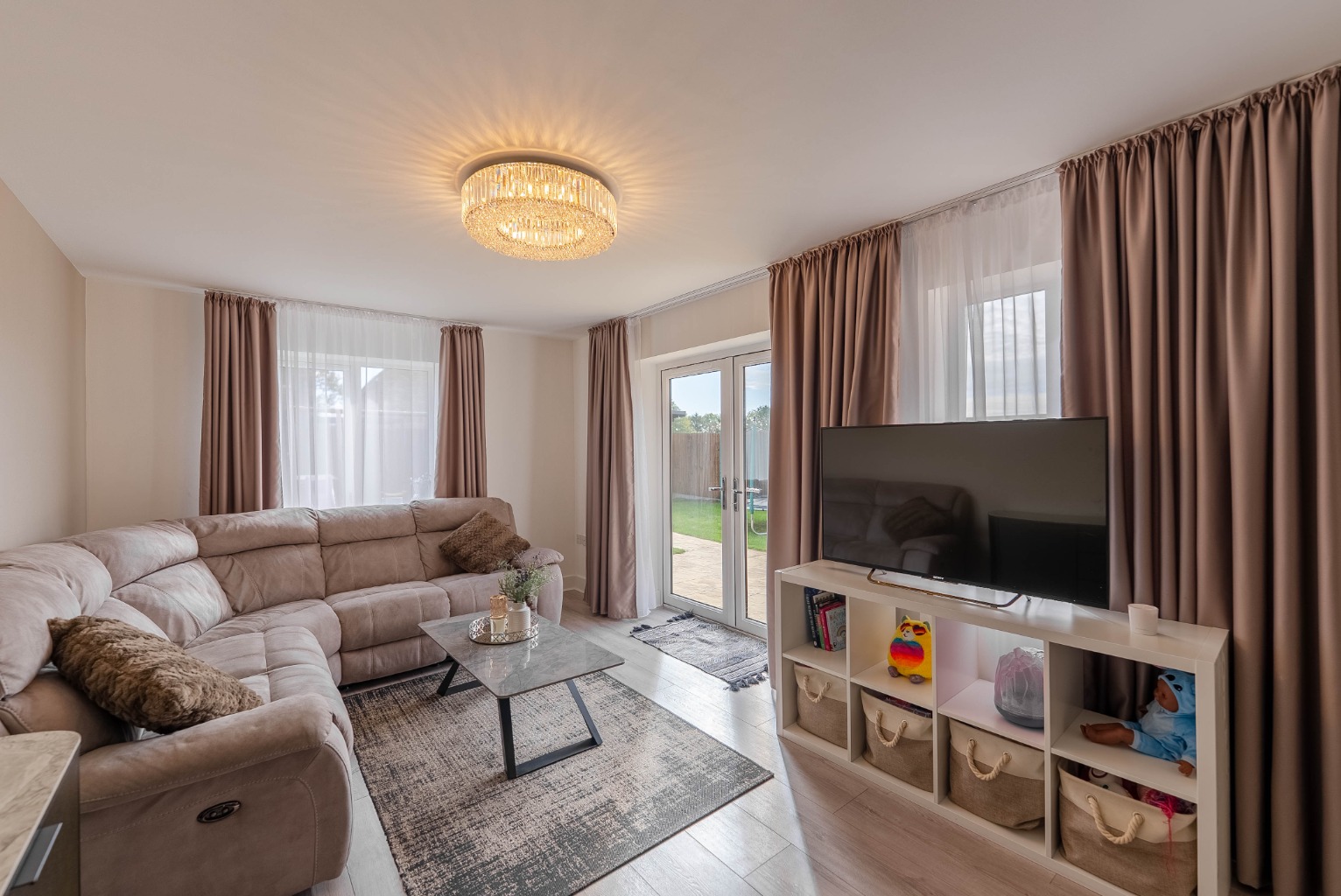 3 bed semi-detached house for sale in Meridian Close, Cambridgeshire  - Property Image 8