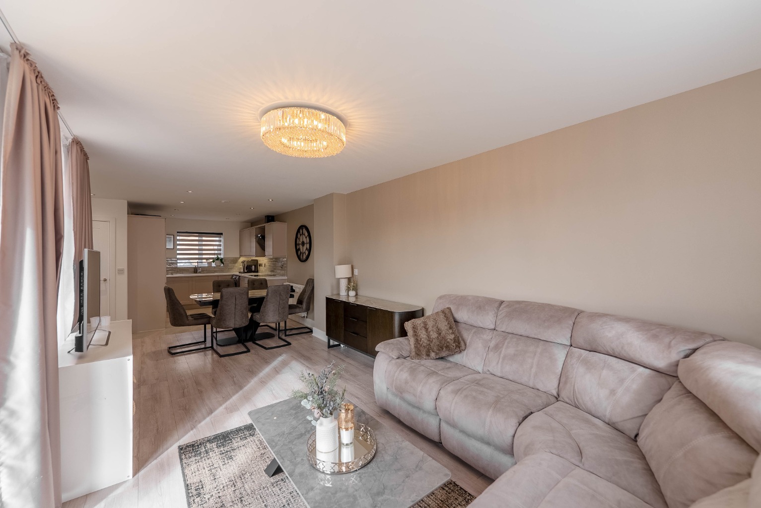3 bed semi-detached house for sale in Meridian Close, Cambridgeshire  - Property Image 3