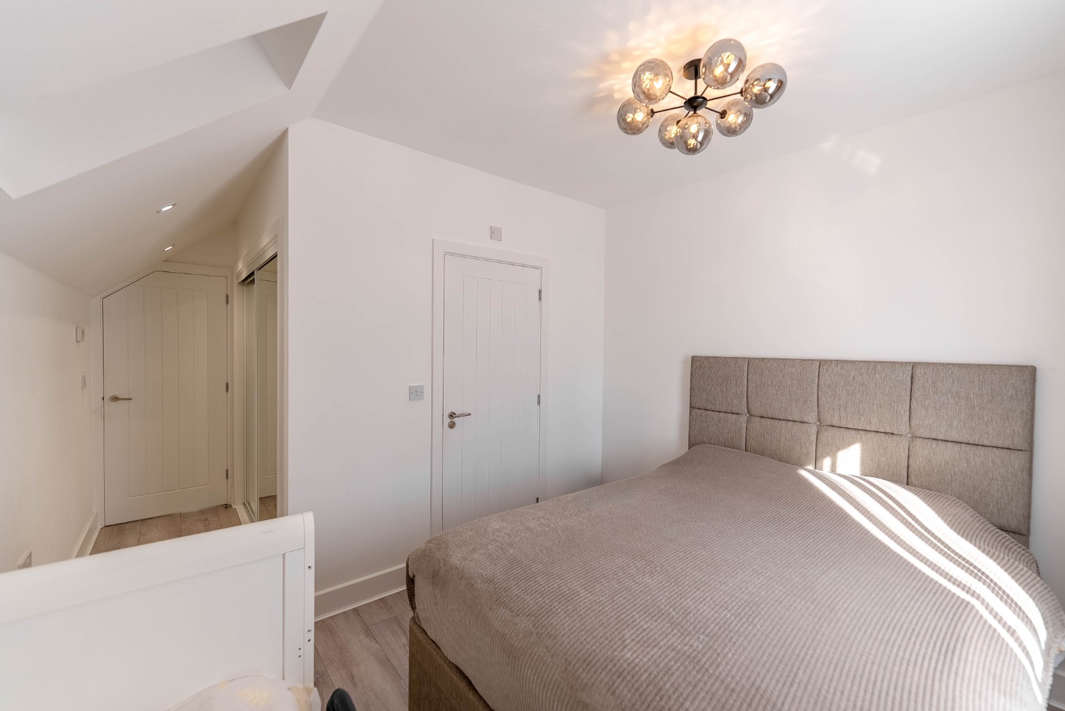 3 bed semi-detached house for sale in Meridian Close, Cambridgeshire  - Property Image 11