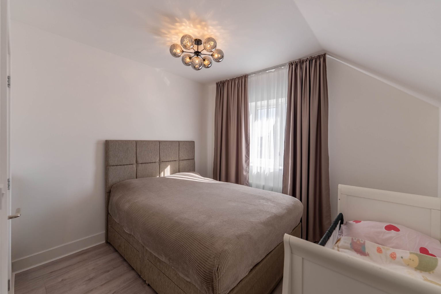 3 bed semi-detached house for sale in Meridian Close, Cambridgeshire  - Property Image 13
