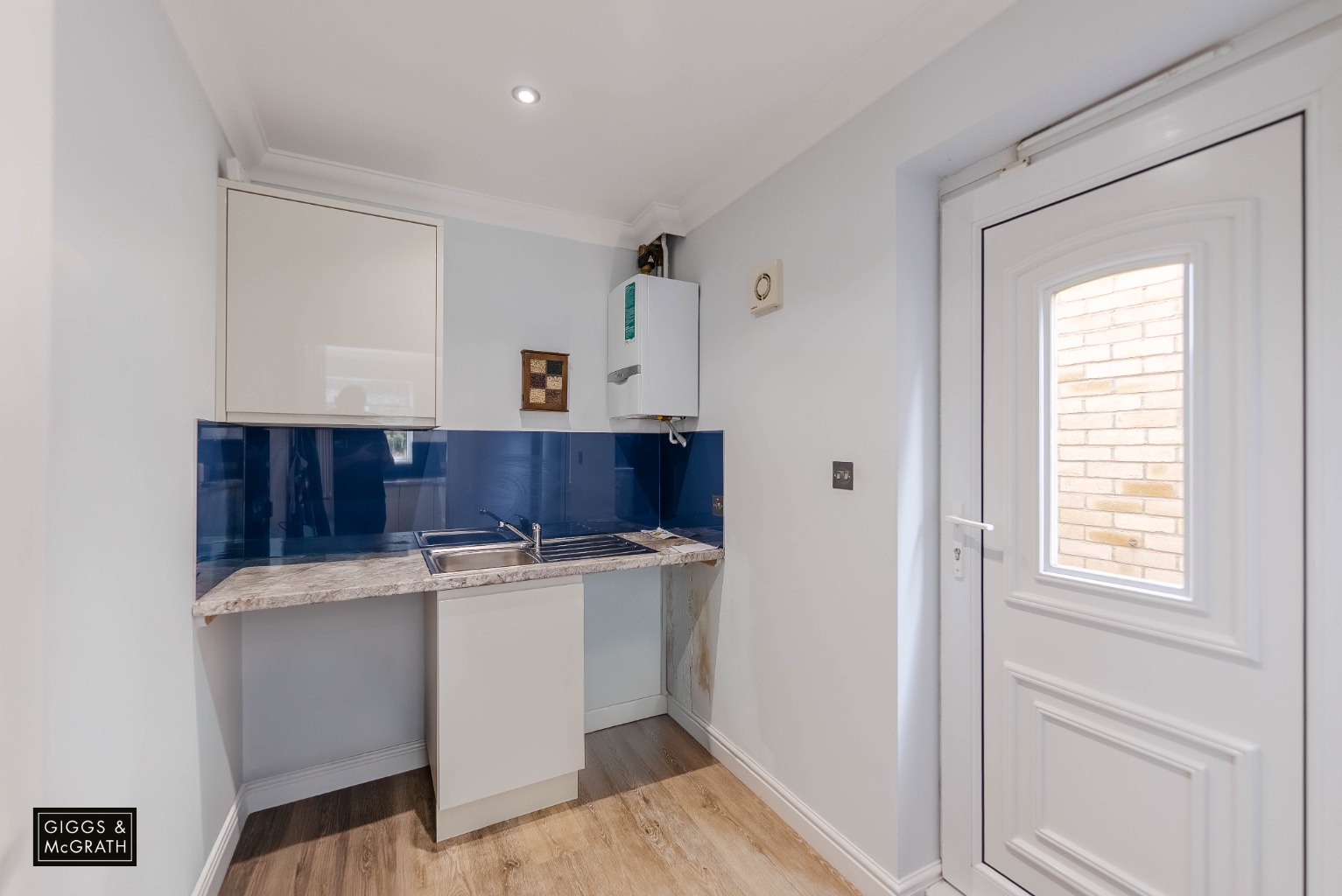 4 bed chalet for sale in Ash Close, Huntingdon 7