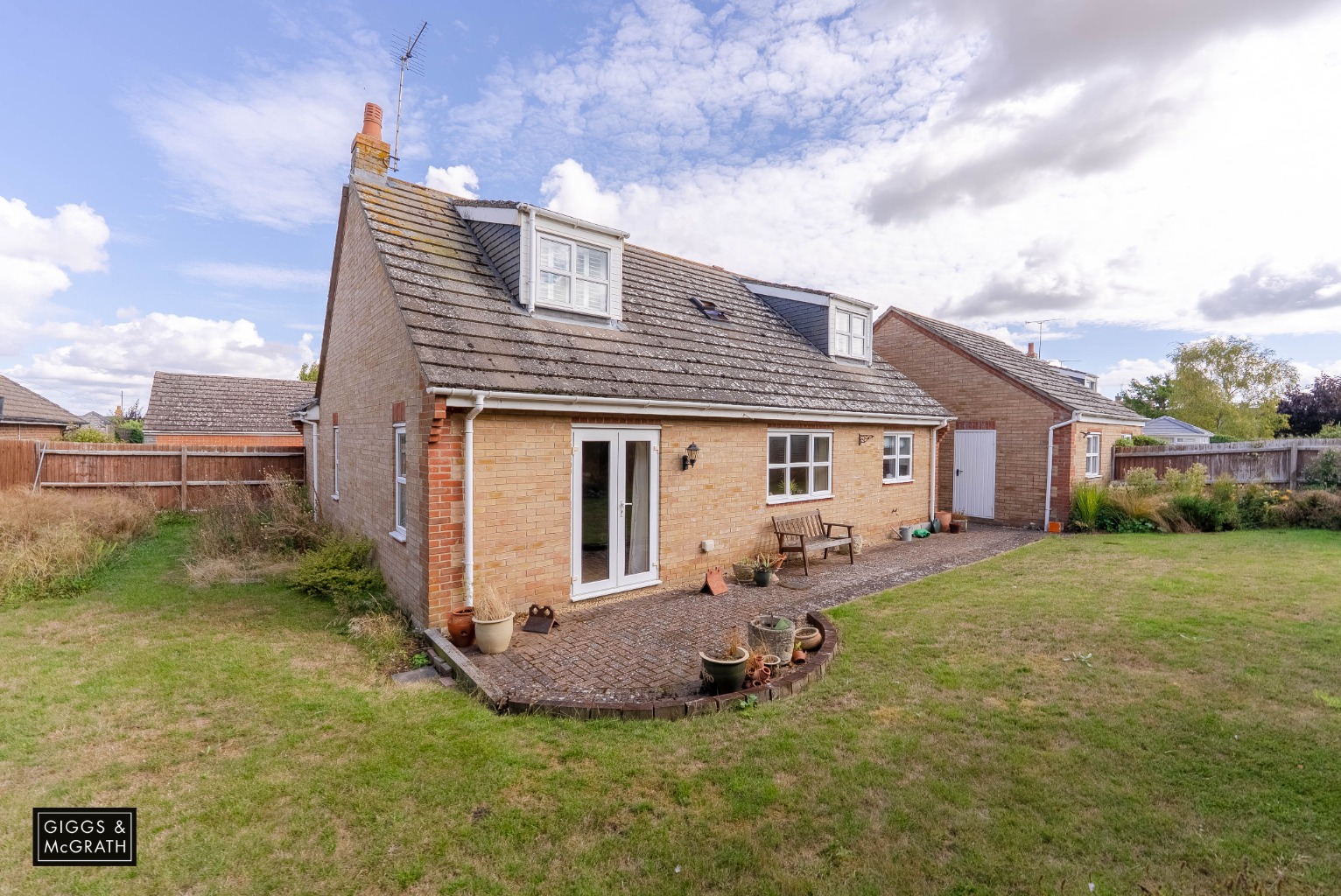 4 bed chalet for sale in Ash Close, Huntingdon 19