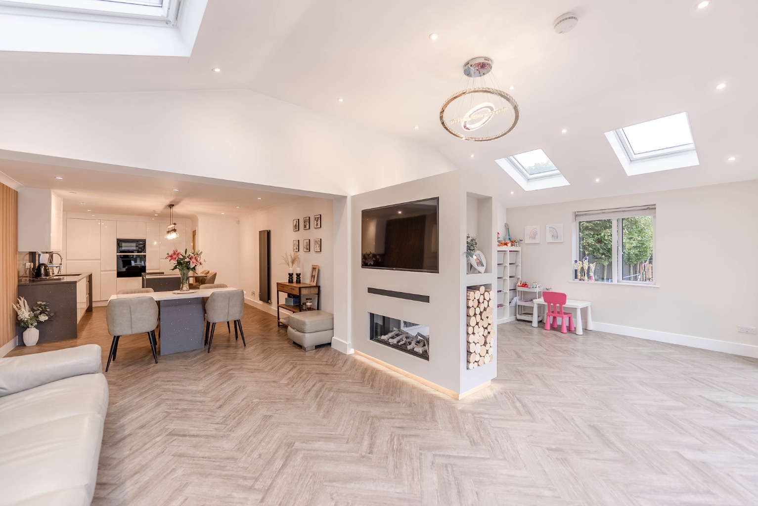 4 bed detached bungalow for sale in Alconbury, Cambridgeshire  - Property Image 8