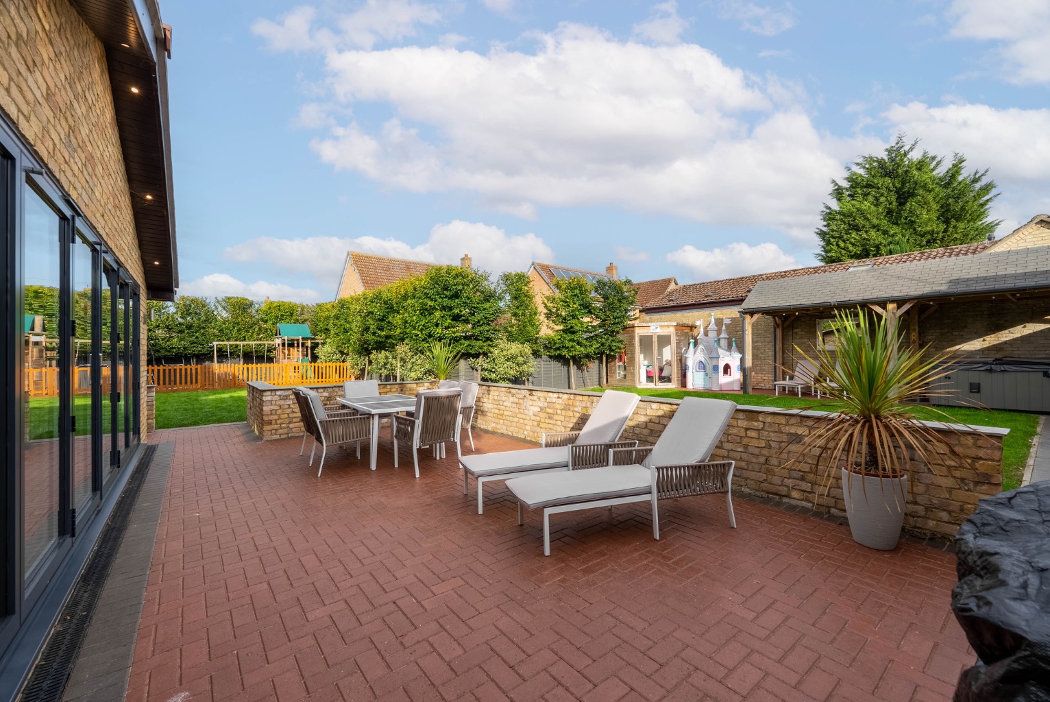 4 bed detached bungalow for sale in Alconbury, Cambridgeshire  - Property Image 21