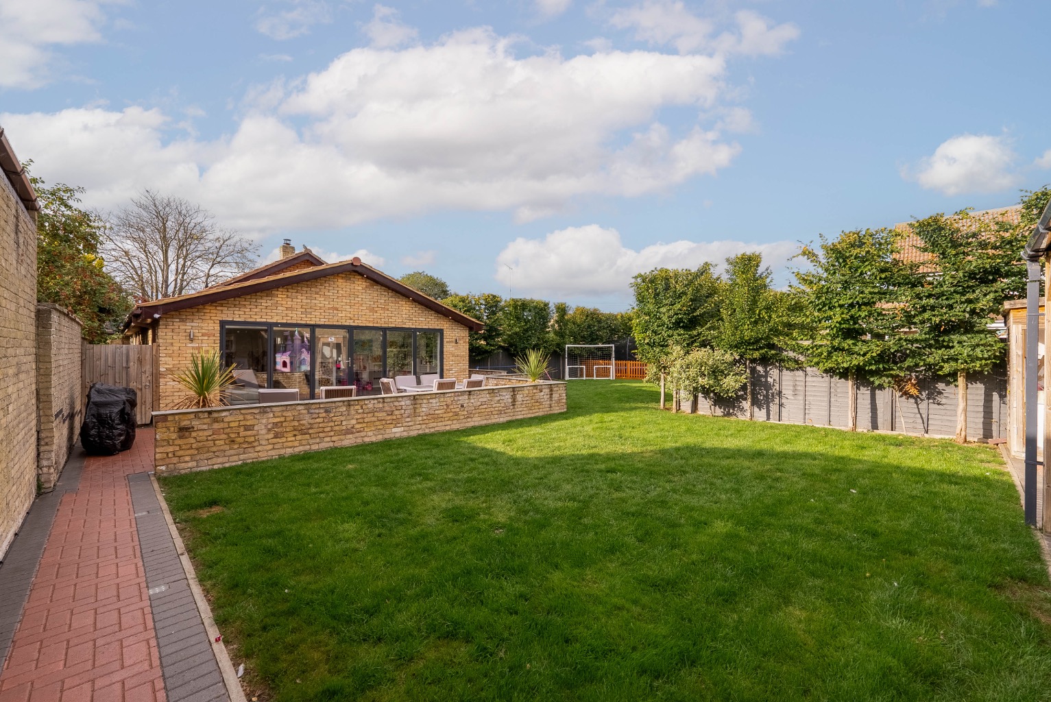 4 bed detached bungalow for sale in Alconbury, Cambridgeshire  - Property Image 22