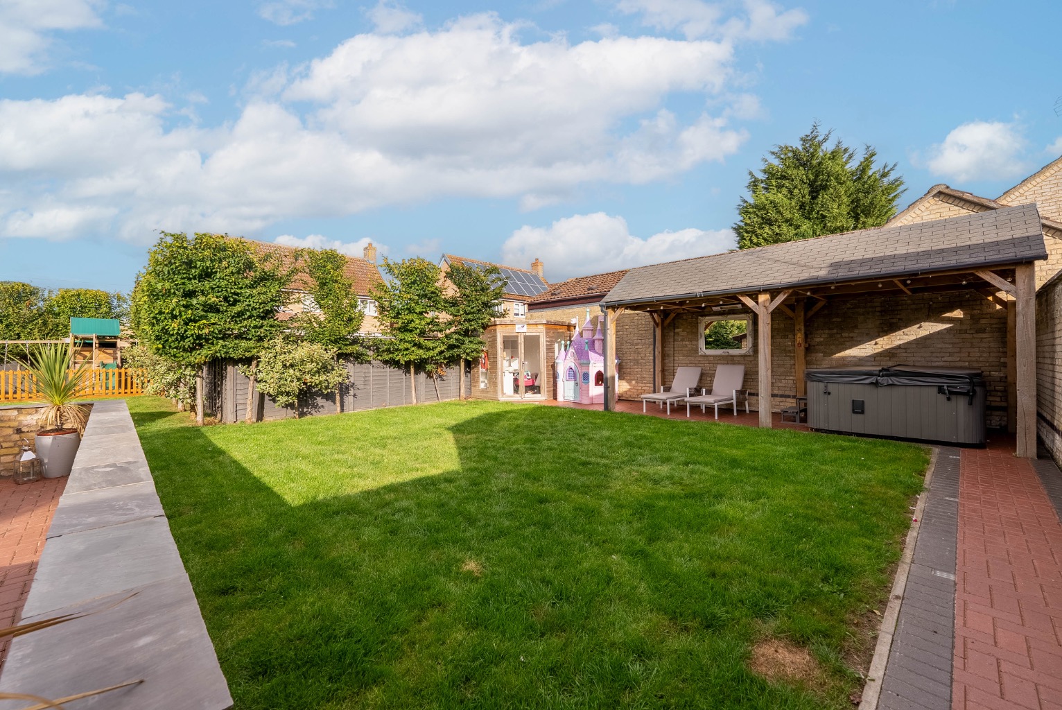 4 bed detached bungalow for sale in Alconbury, Cambridgeshire  - Property Image 24
