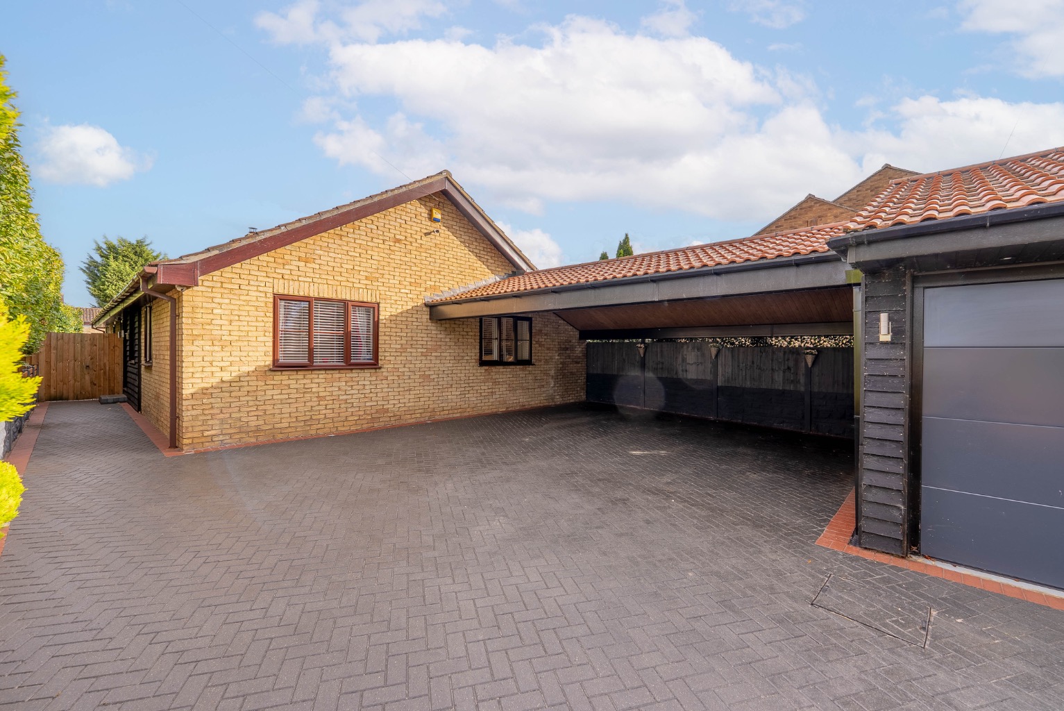 4 bed detached bungalow for sale in Rusts Lane, Cambridgeshire 1
