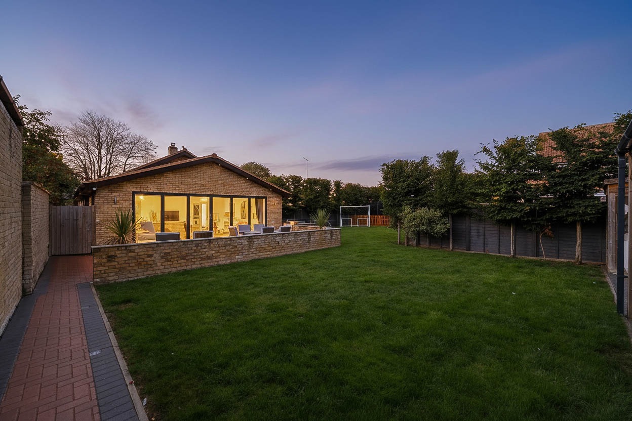 4 bed detached bungalow for sale in Rusts Lane, Cambridgeshire 1