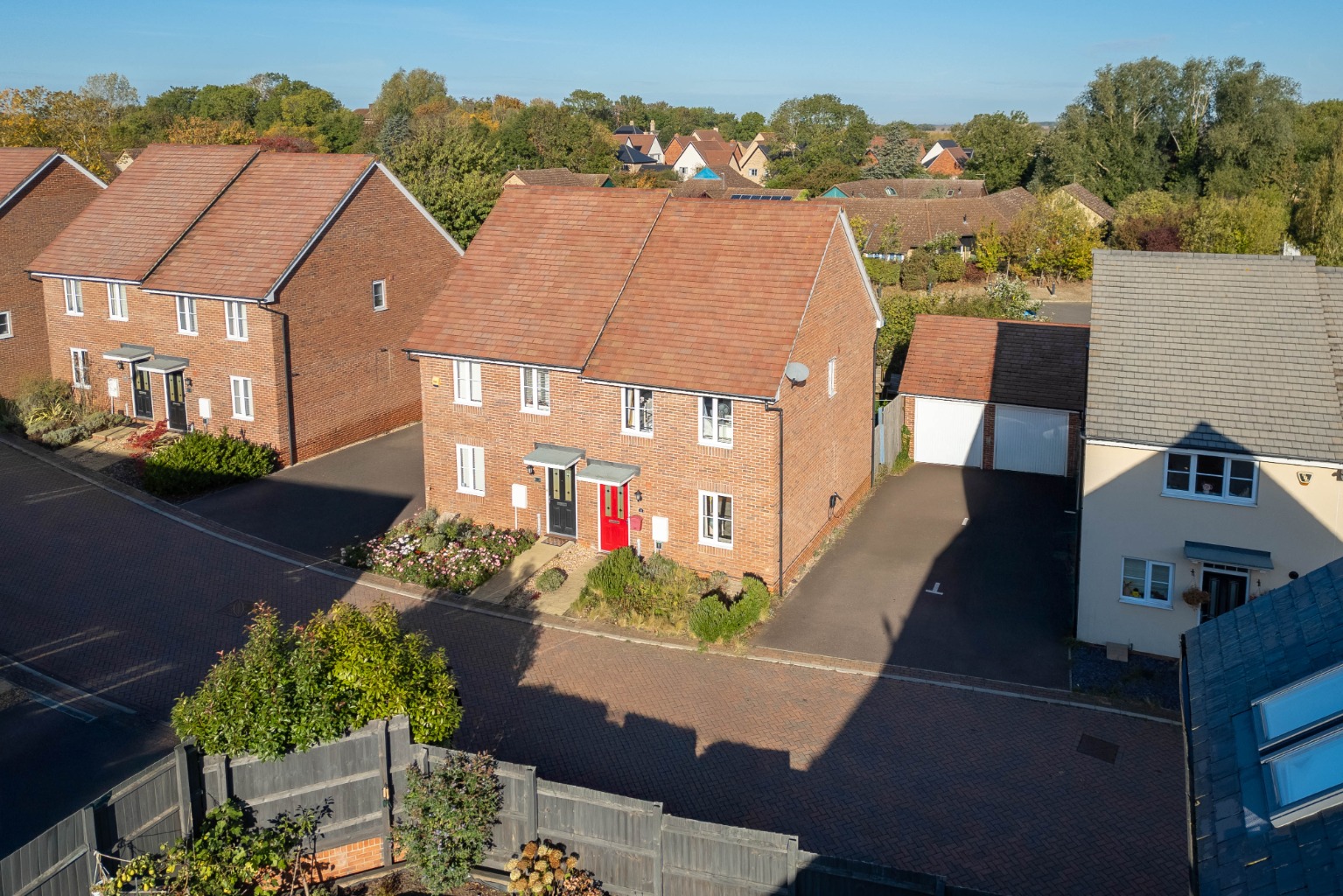 3 bed semi-detached house for sale in St John's Lane, Cambridge - Property Image 1