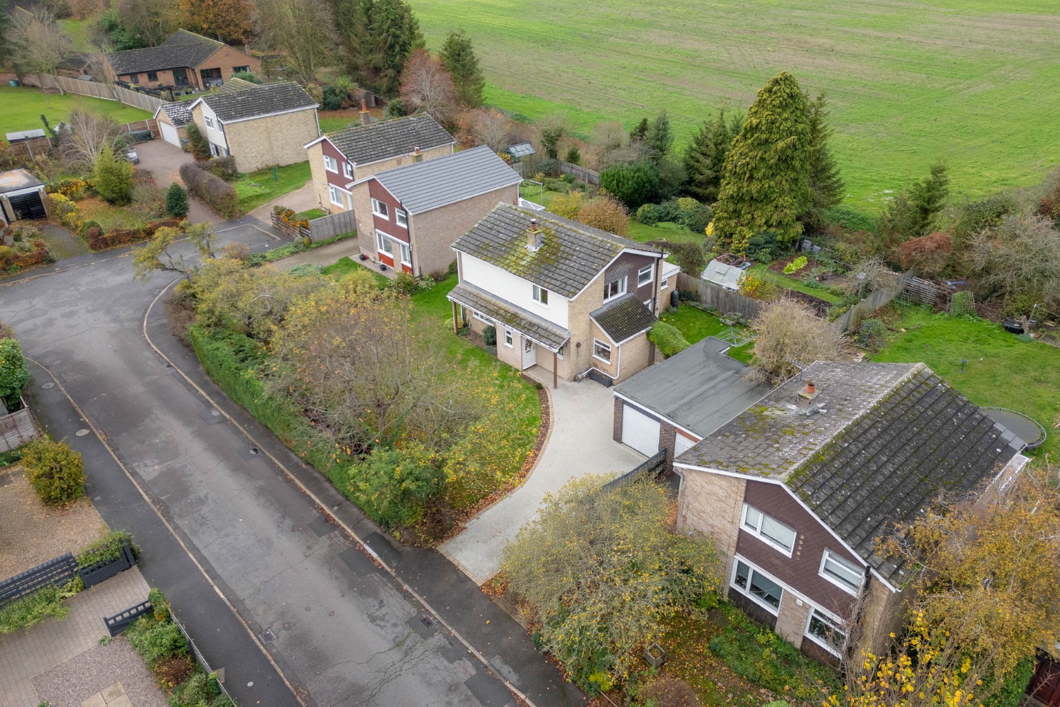 3 bed detached house for sale in Langley Way, Cambridgeshire  - Property Image 1