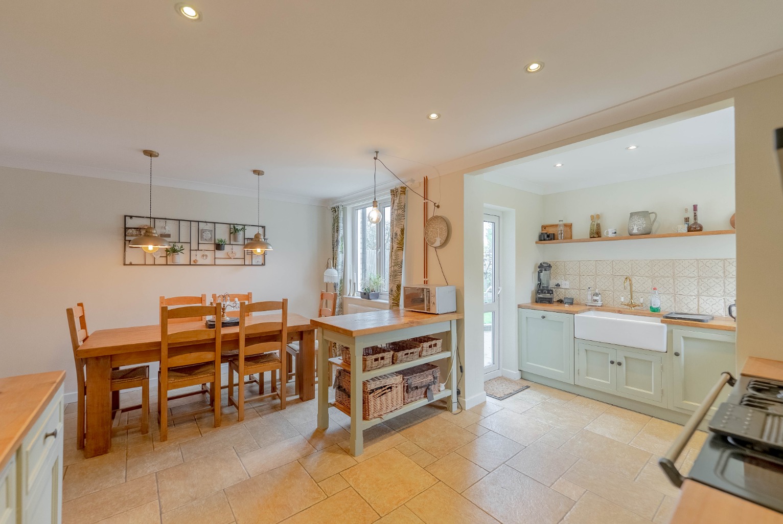 3 bed detached house for sale in Langley Way, Cambridgeshire  - Property Image 6