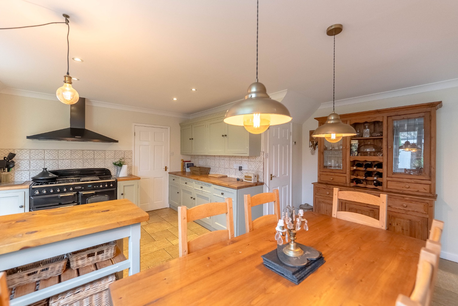 3 bed detached house for sale in Langley Way, Cambridgeshire  - Property Image 5