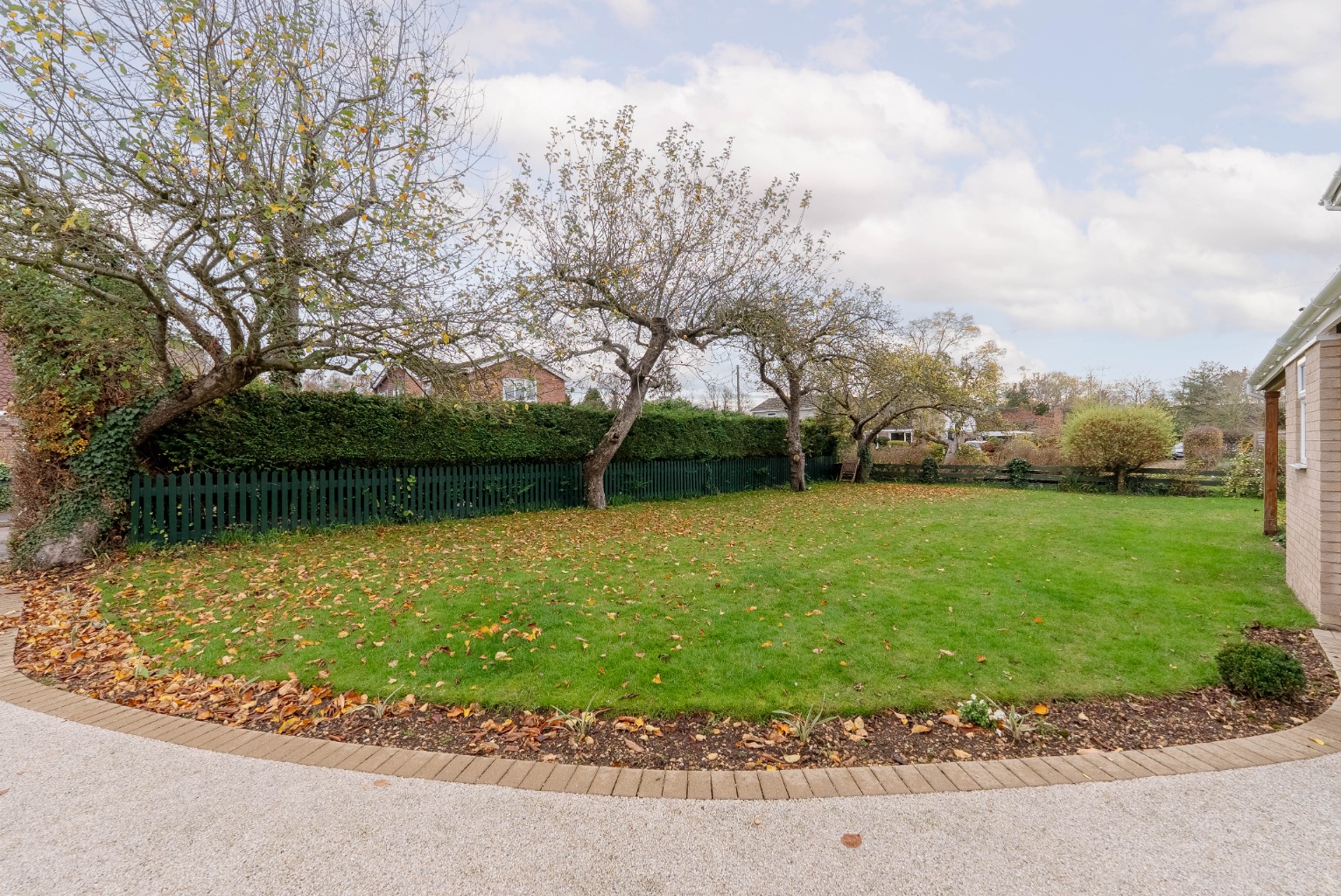 3 bed detached house for sale in Langley Way, Cambridgeshire  - Property Image 21