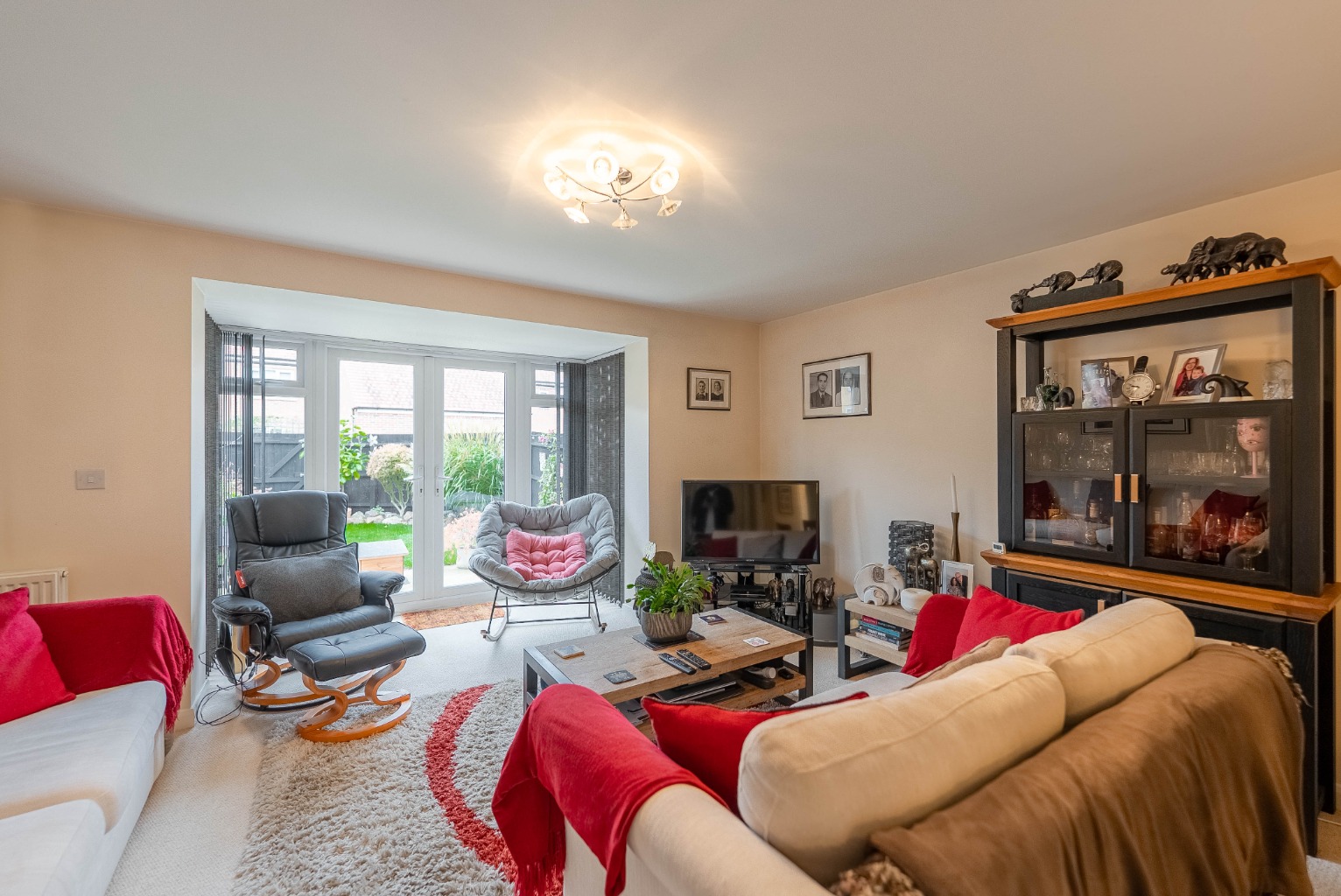 4 bed end of terrace house for sale in Summer's Hill Drive, Cambridge 4