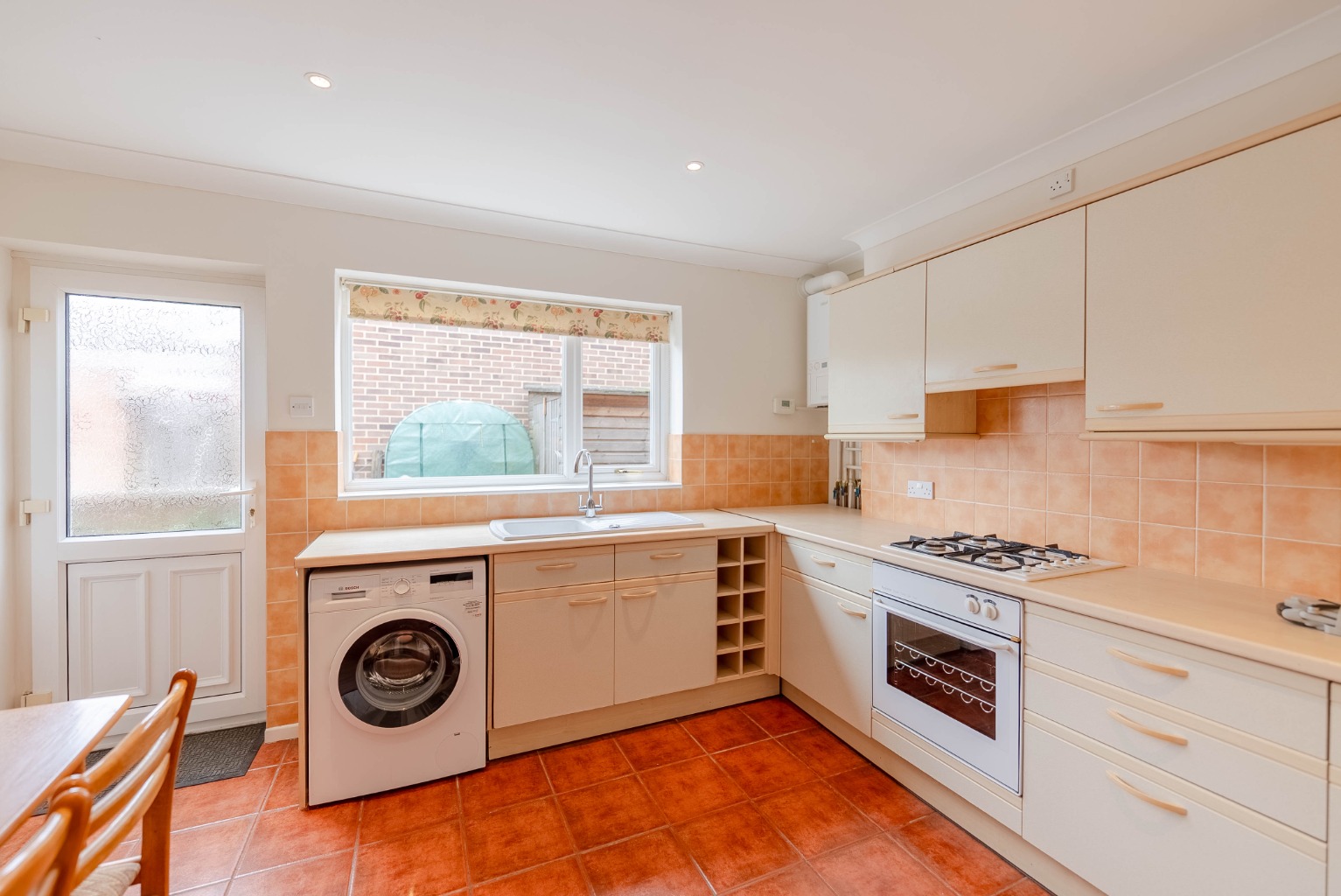 2 bed detached bungalow for sale in Arundel Road, Huntingdon 6