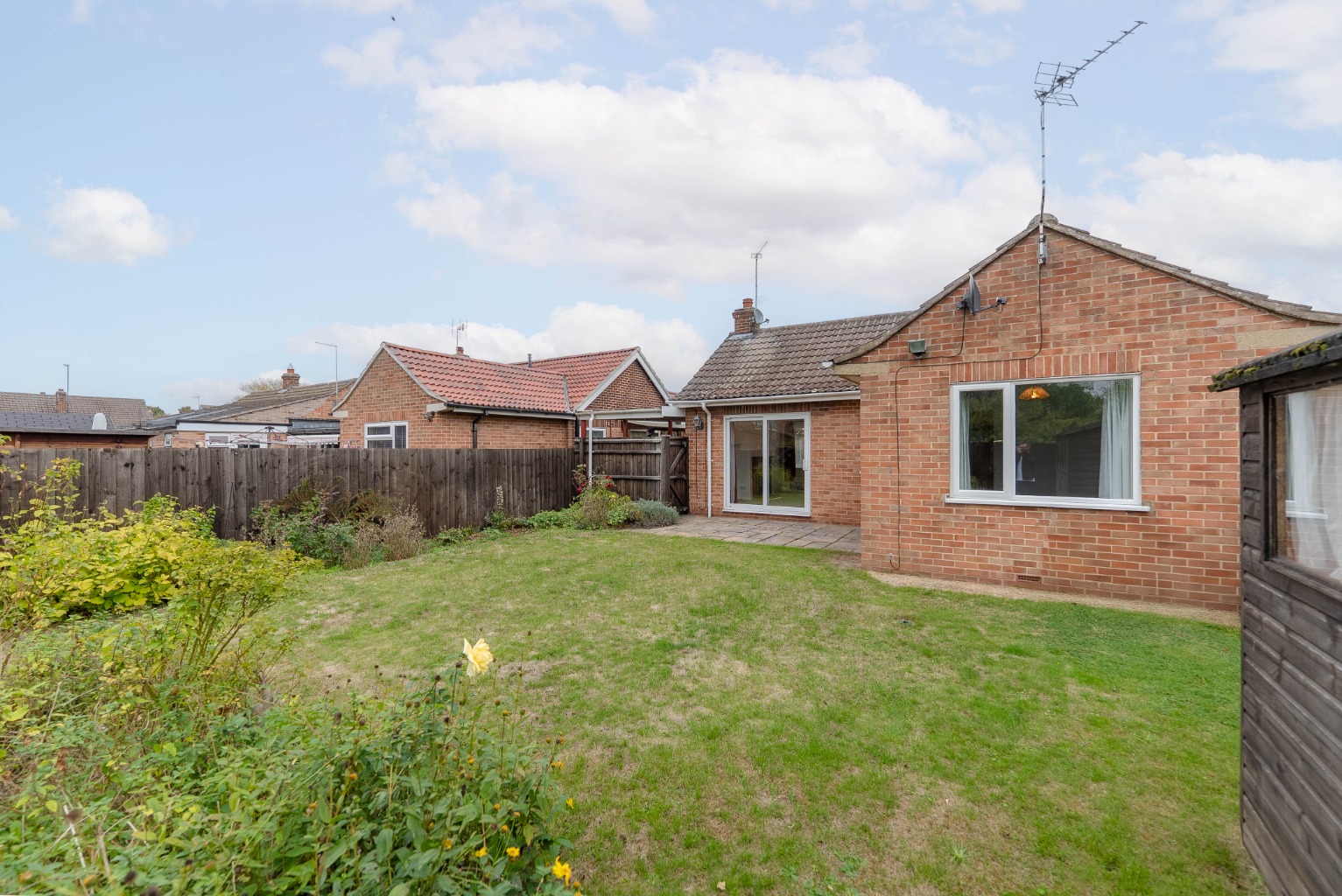 2 bed detached bungalow for sale in Arundel Road, Huntingdon 14