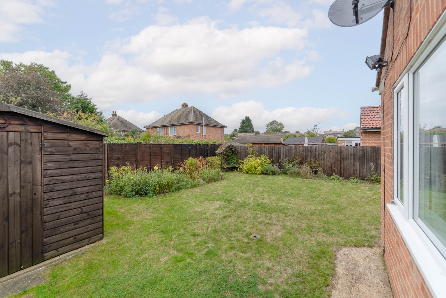 2 bed detached bungalow for sale in Arundel Road, Huntingdon  - Property Image 16